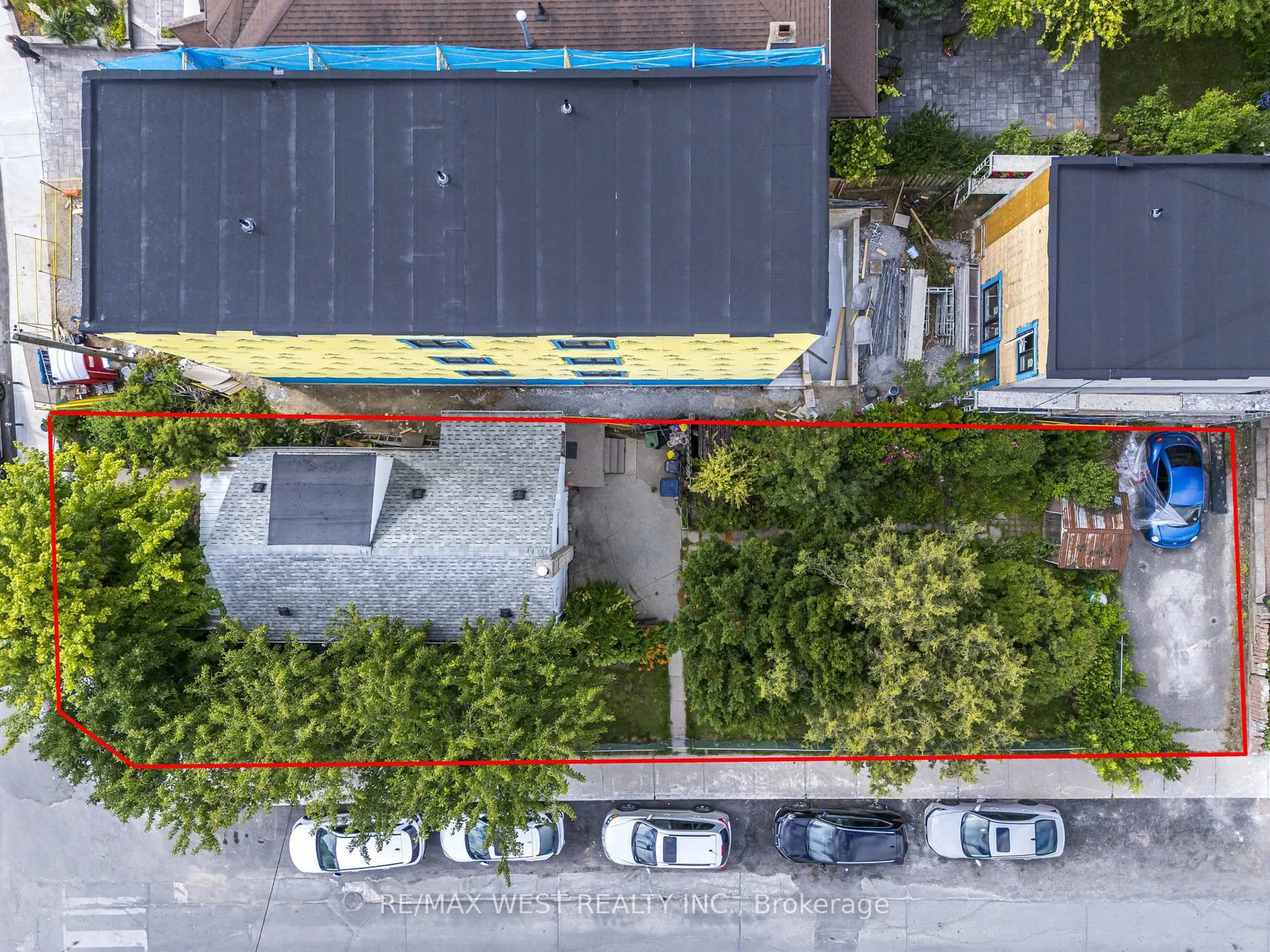 A pic from outside/outdoor area/front of a property/back of a property/a pic from drone, street for 48 Ennerdale Rd, Toronto Ontario M6E 4C3