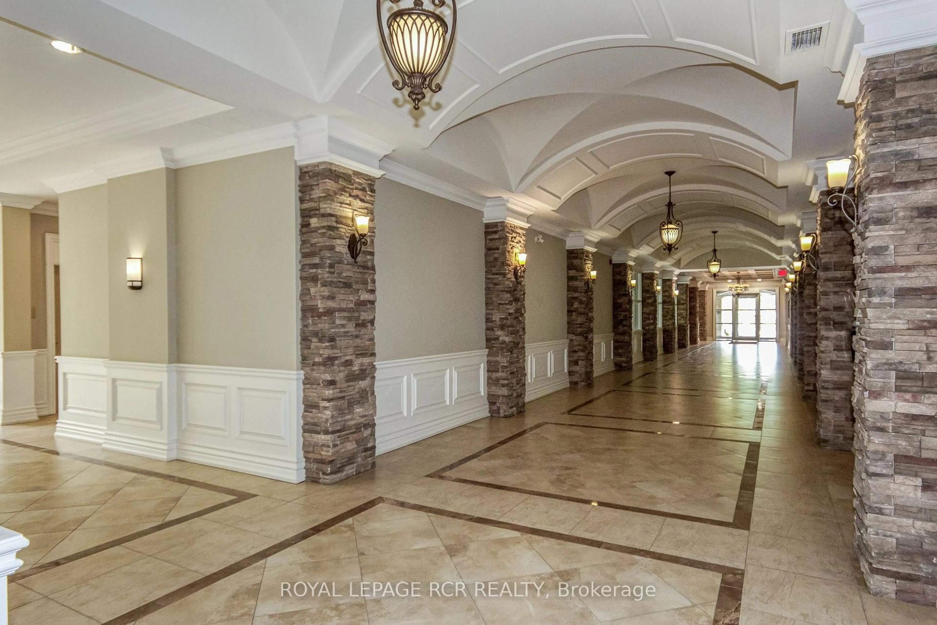 Indoor foyer for 60 Ann St #213, Caledon Ontario L7E 4G5