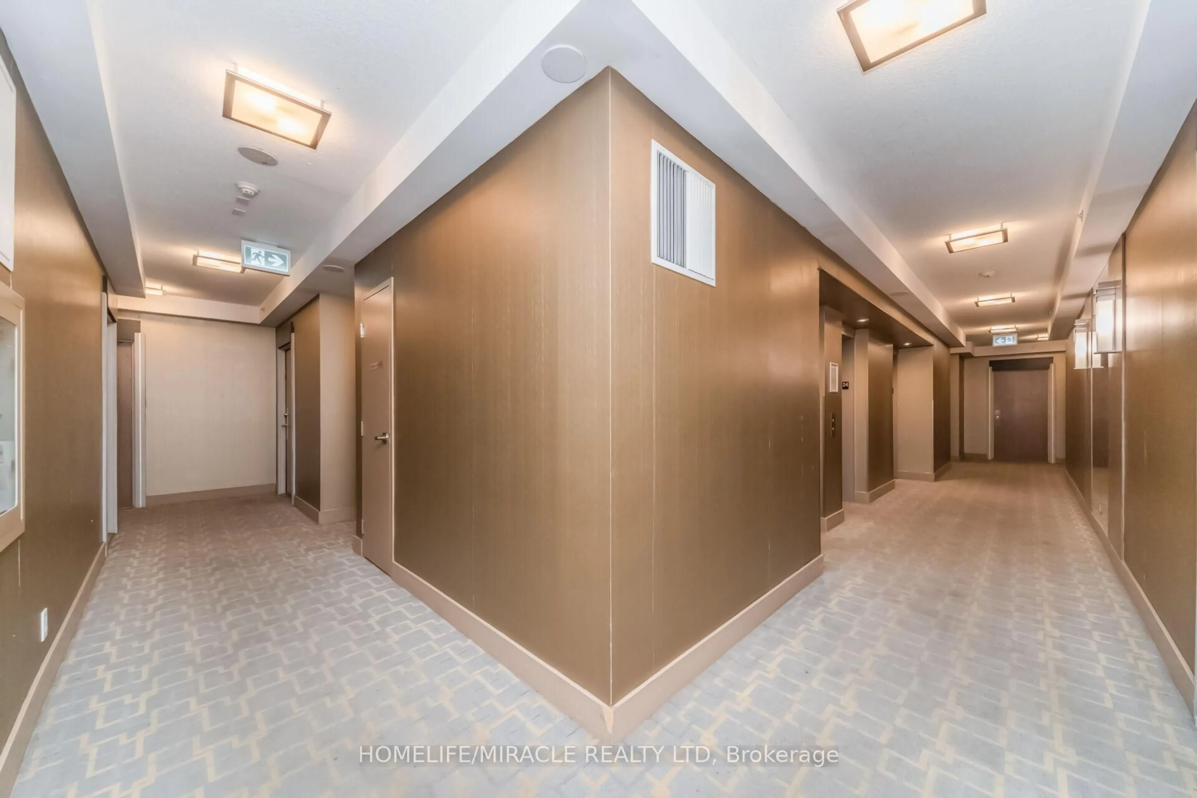 Indoor foyer for 3985 Grand Park Dr #2412, Mississauga Ontario L5B 0H8