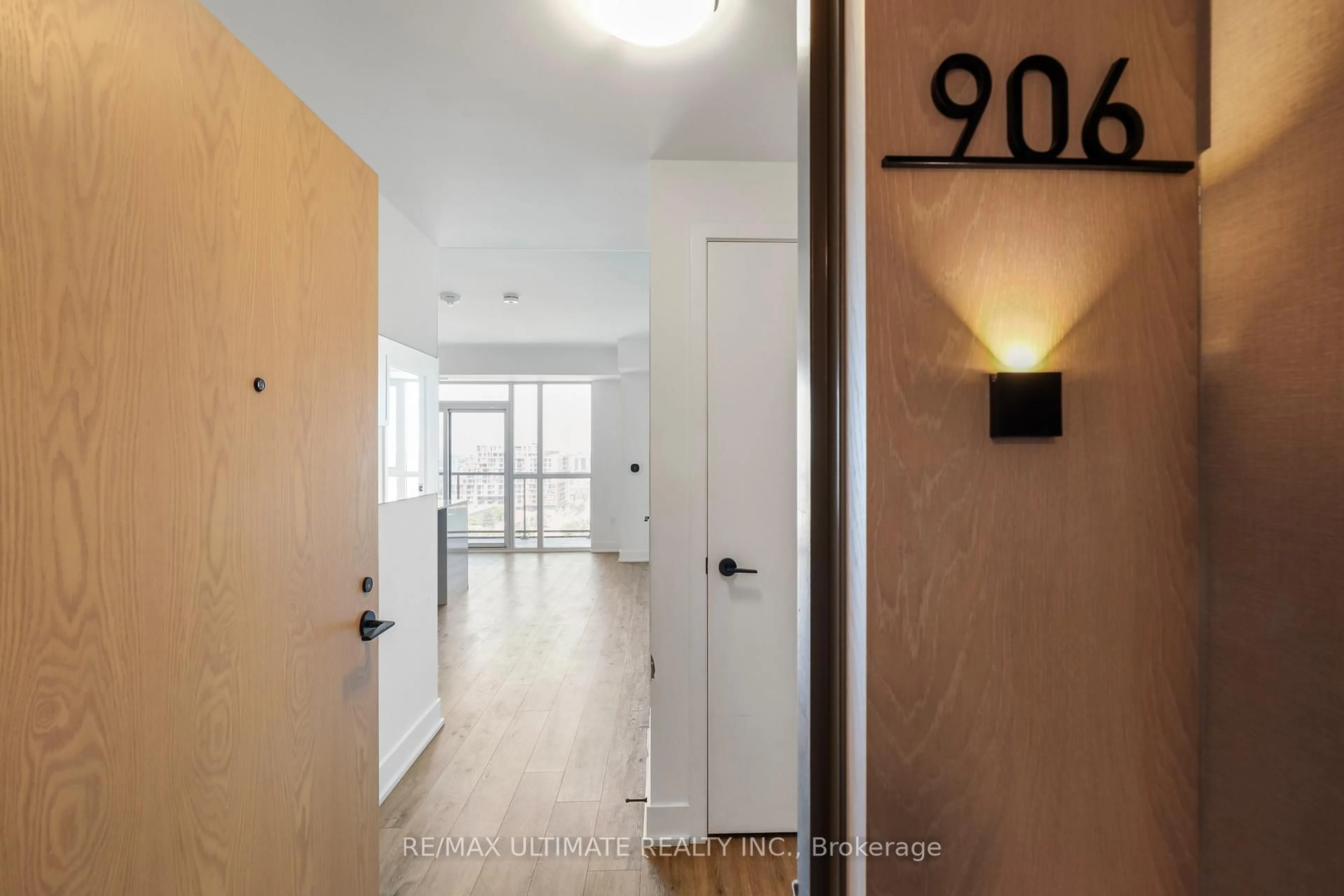 Indoor entryway for 50 George Butchart Dr #906, Toronto Ontario M3K 0C9