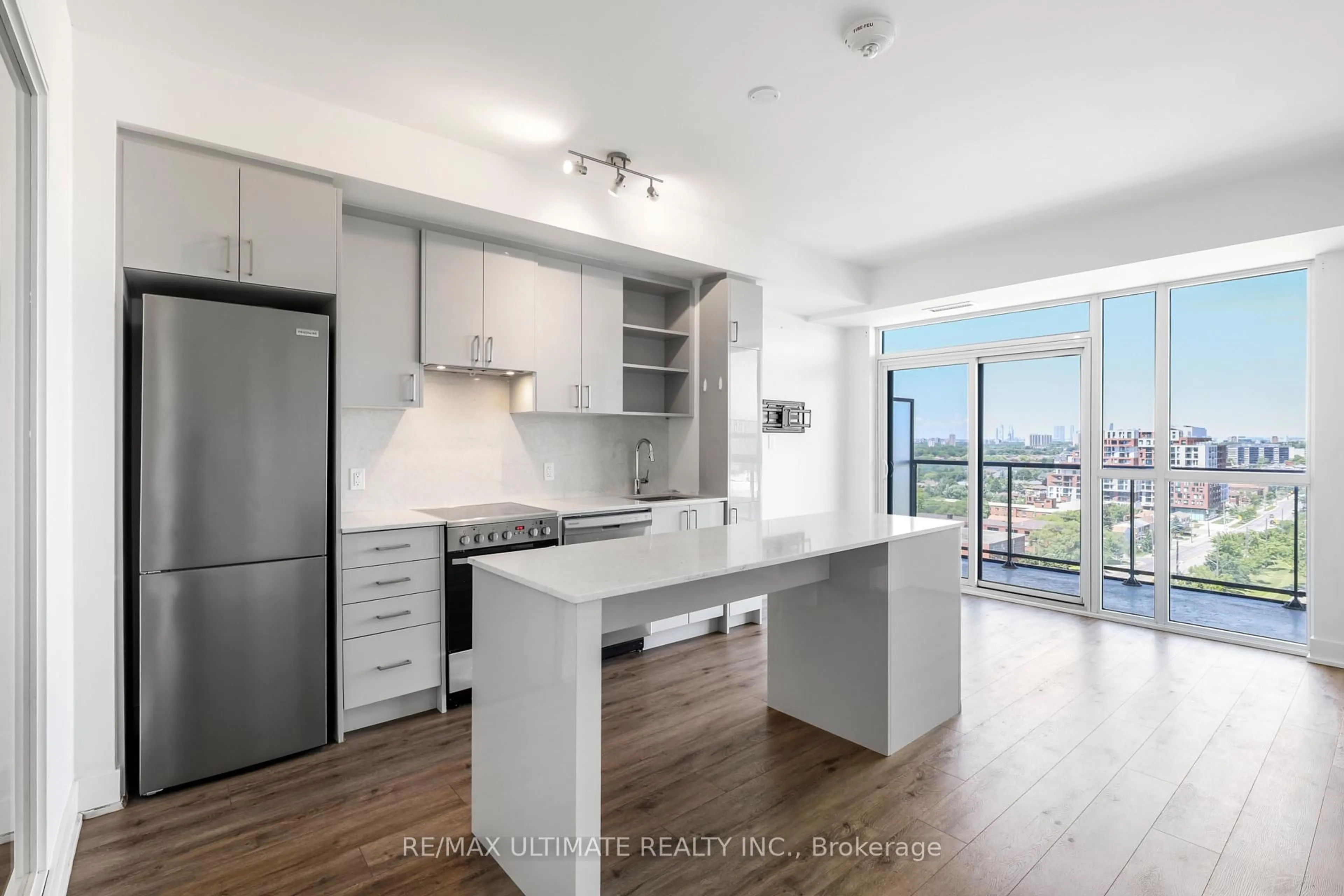 Open concept kitchen, unknown for 50 George Butchart Dr #906, Toronto Ontario M3K 0C9