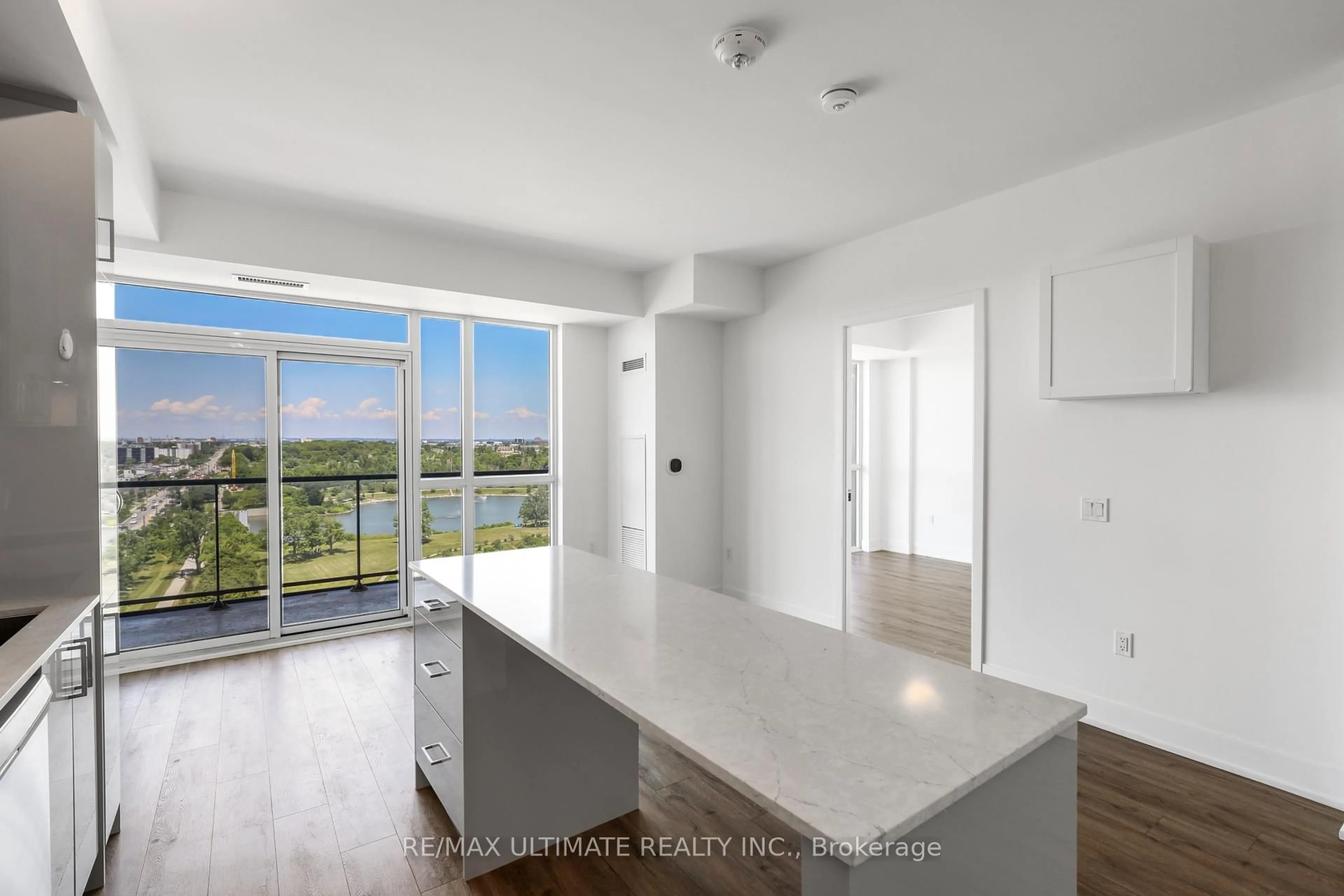 Open concept kitchen, unknown for 50 George Butchart Dr #906, Toronto Ontario M3K 0C9