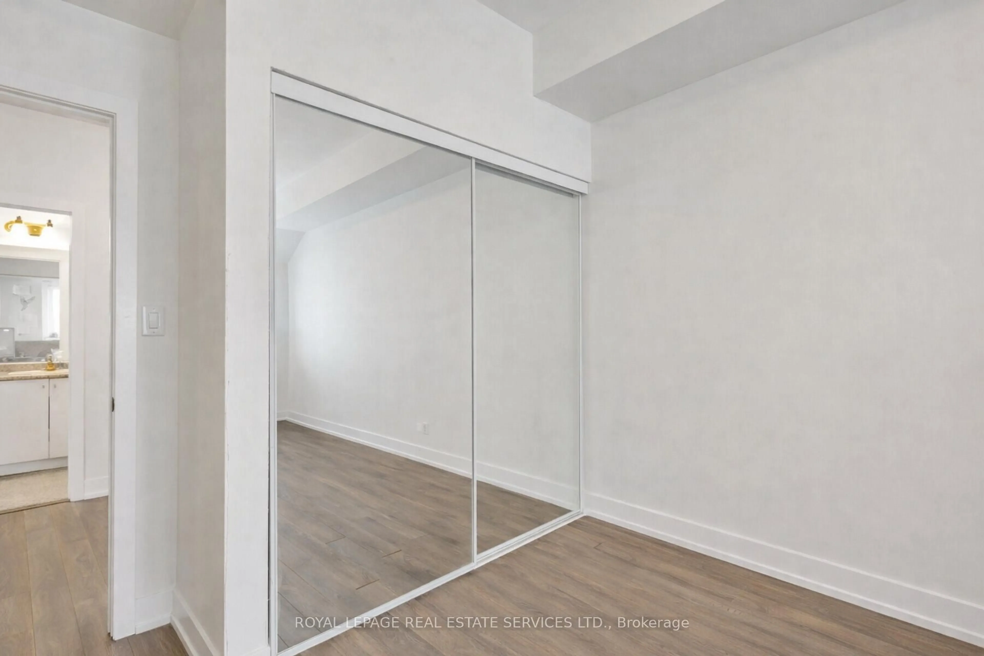 Storage room or clothes room or walk-in closet for 150 Oak Park Blvd #420, Oakville Ontario L6H 3P2