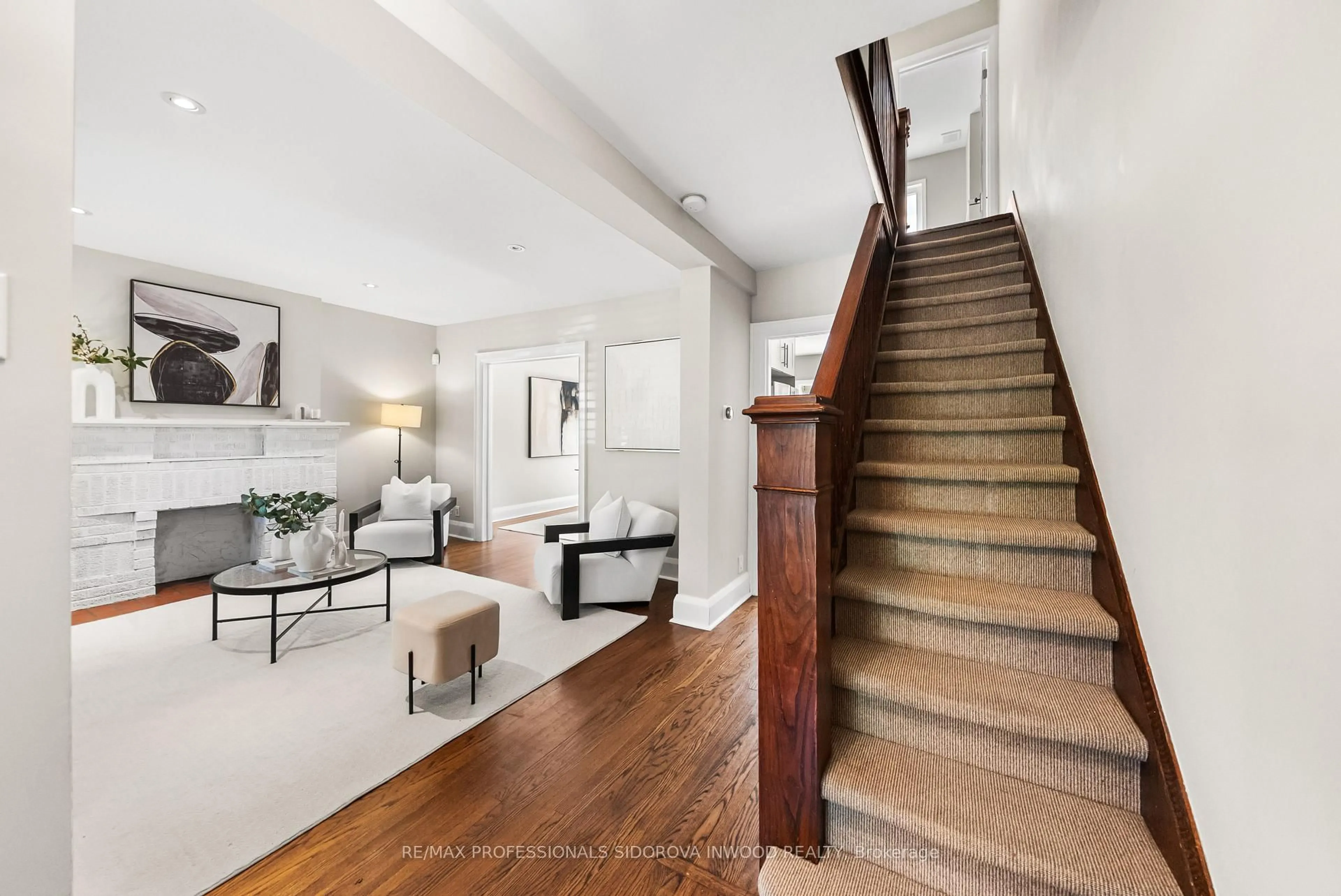 Unknown for 82 Durie St, Toronto Ontario M6S 3E8