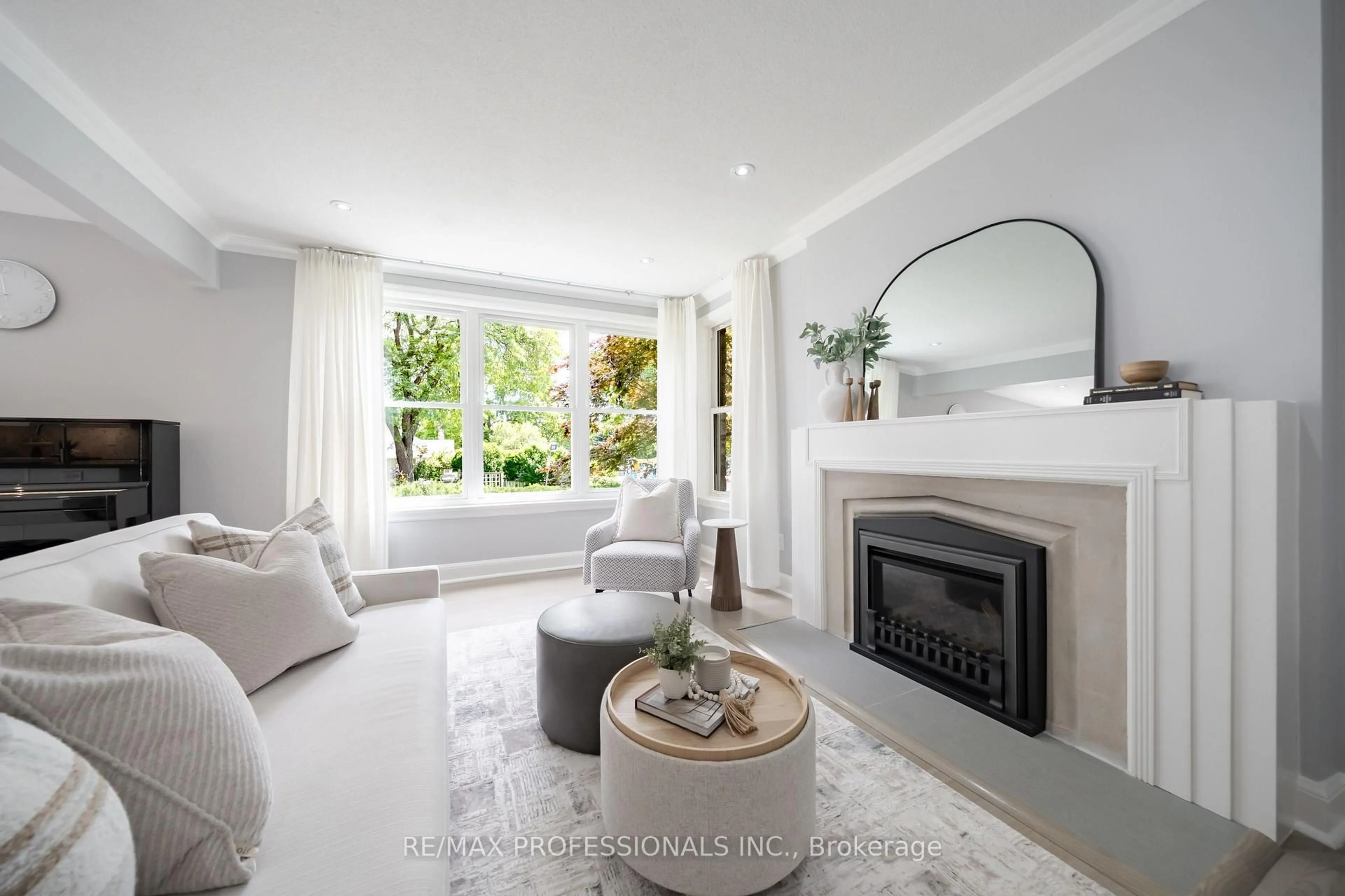 Living room with furniture, unknown for 86 Van Dusen Blvd, Toronto Ontario M8Z 3G3