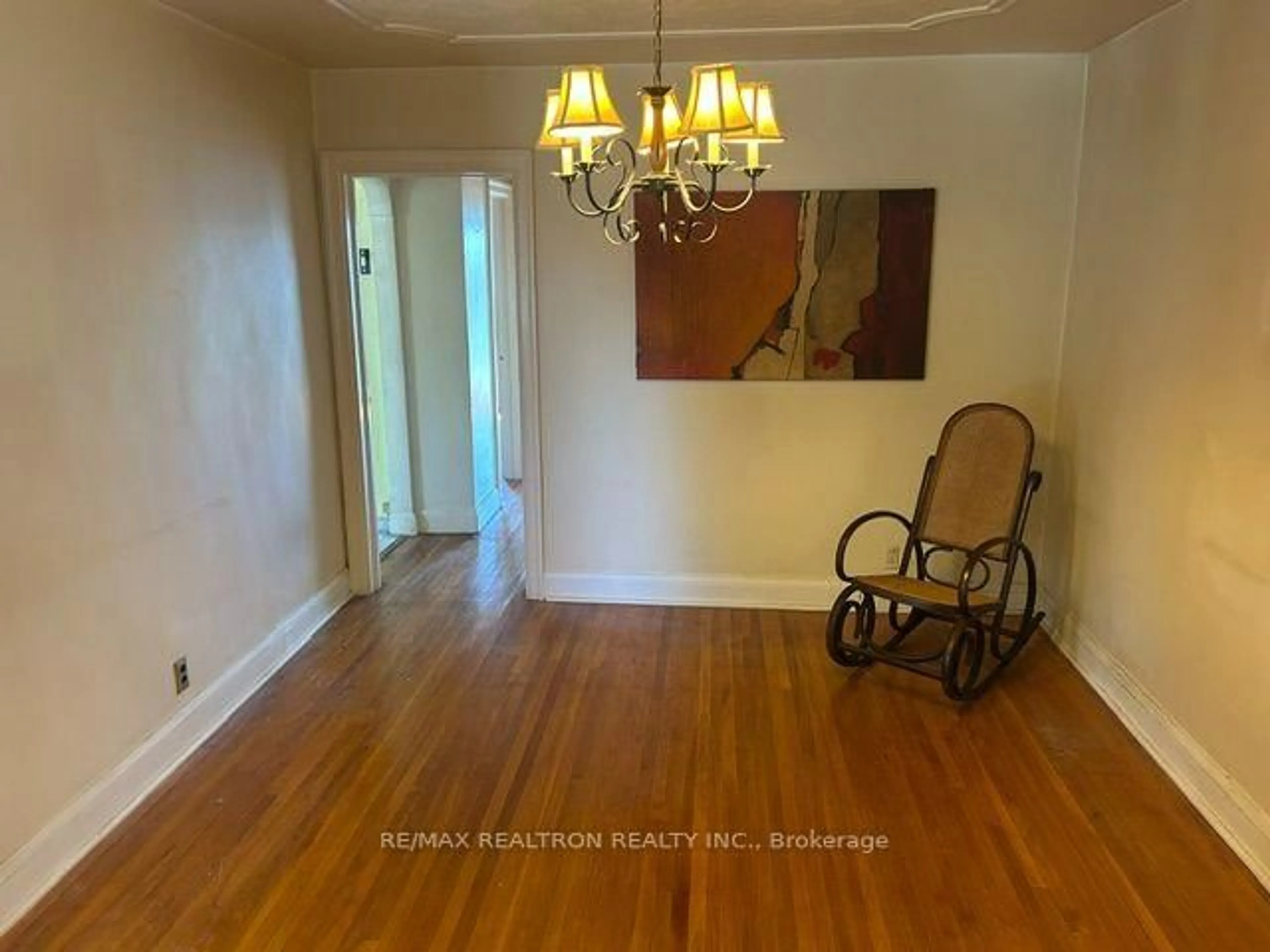 A pic of a room for 537 Glen Park Ave, Toronto Ontario M6B 2G2