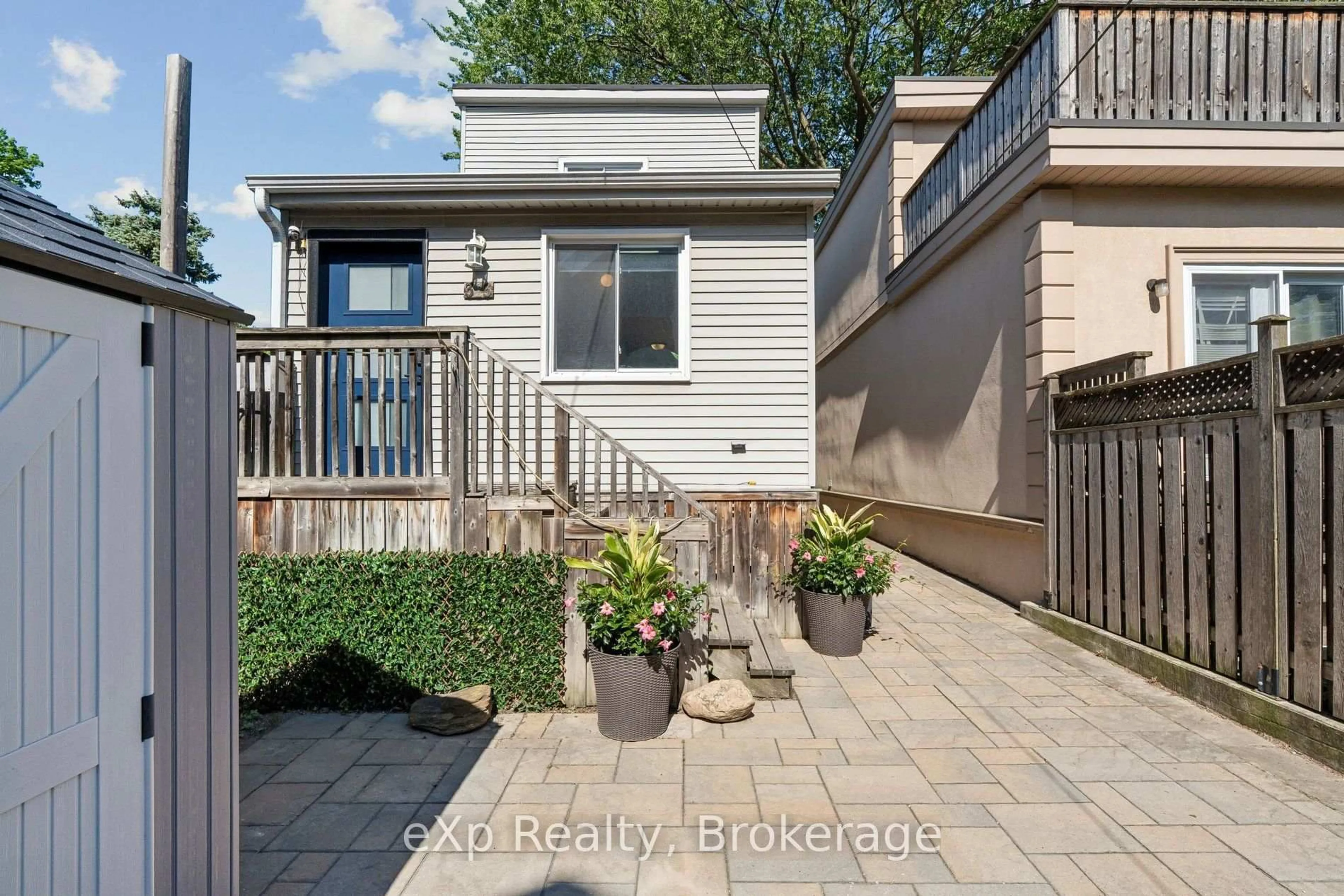 Unknown for 313 Bartlett Ave, Toronto Ontario M6H 3G8