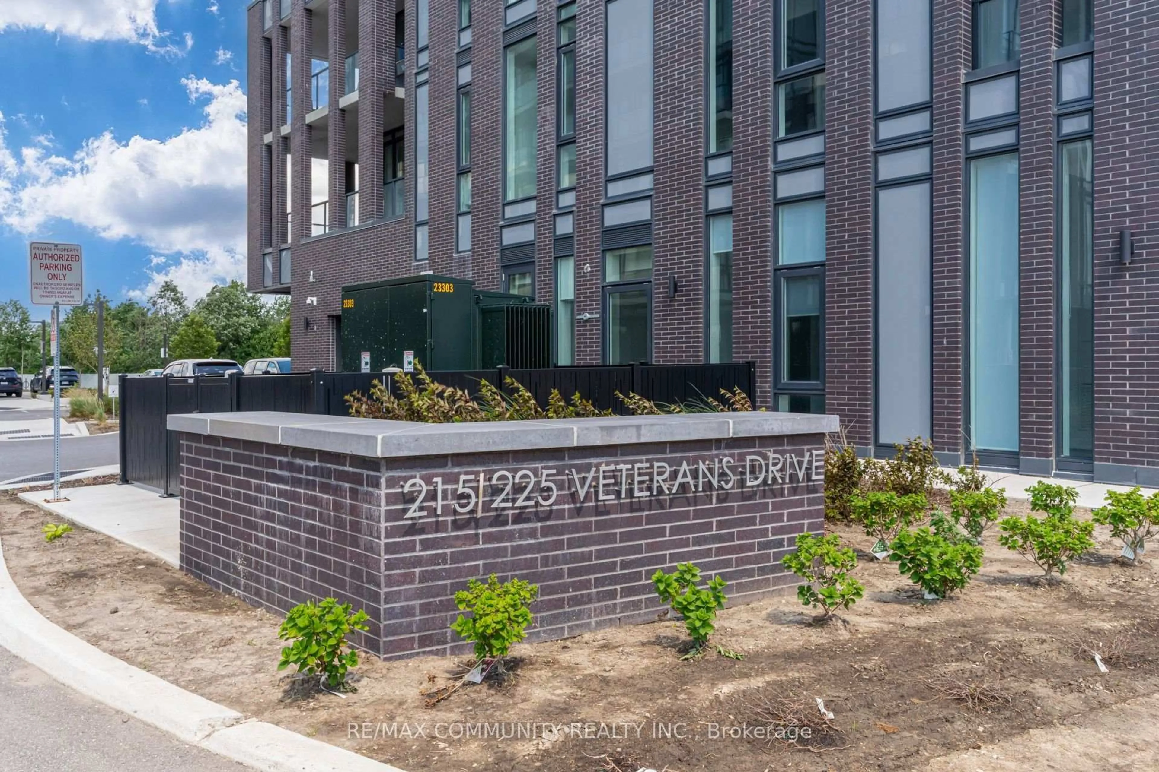 Home with brick exterior material, building for 225 Veterans Dr #1206, Brampton Ontario L7A 5L7