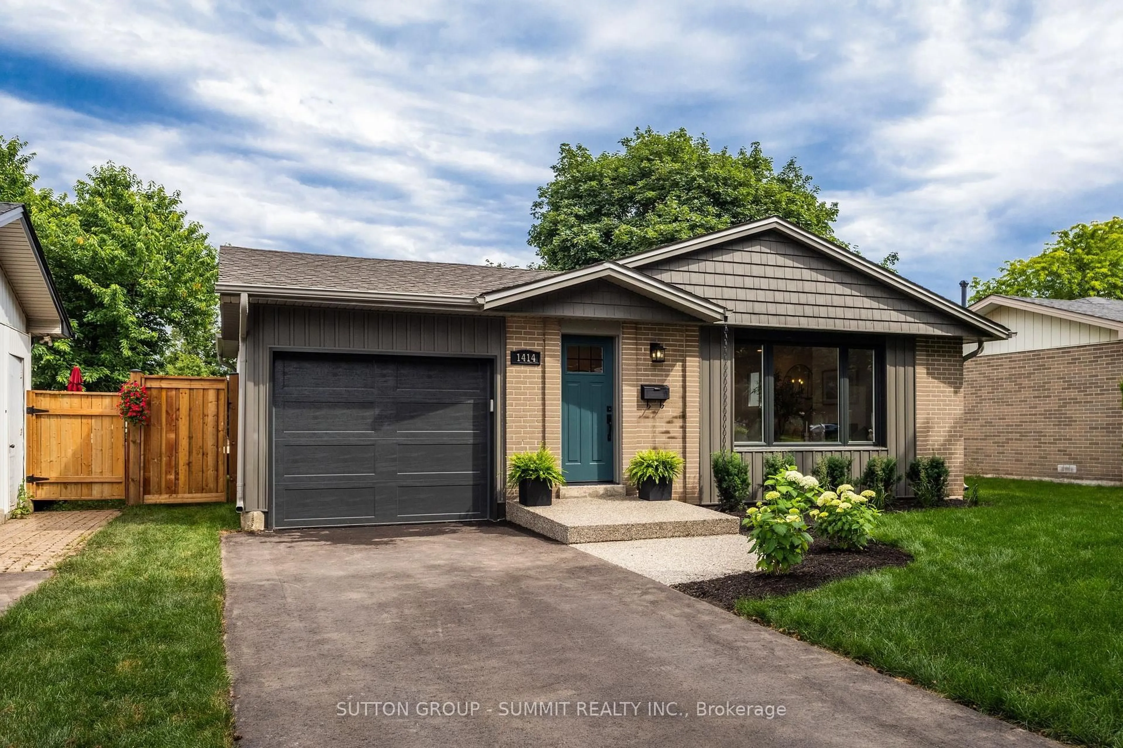 Home with brick exterior material, street for 1414 Dewbourne Cres, Burlington Ontario L7M 1E7