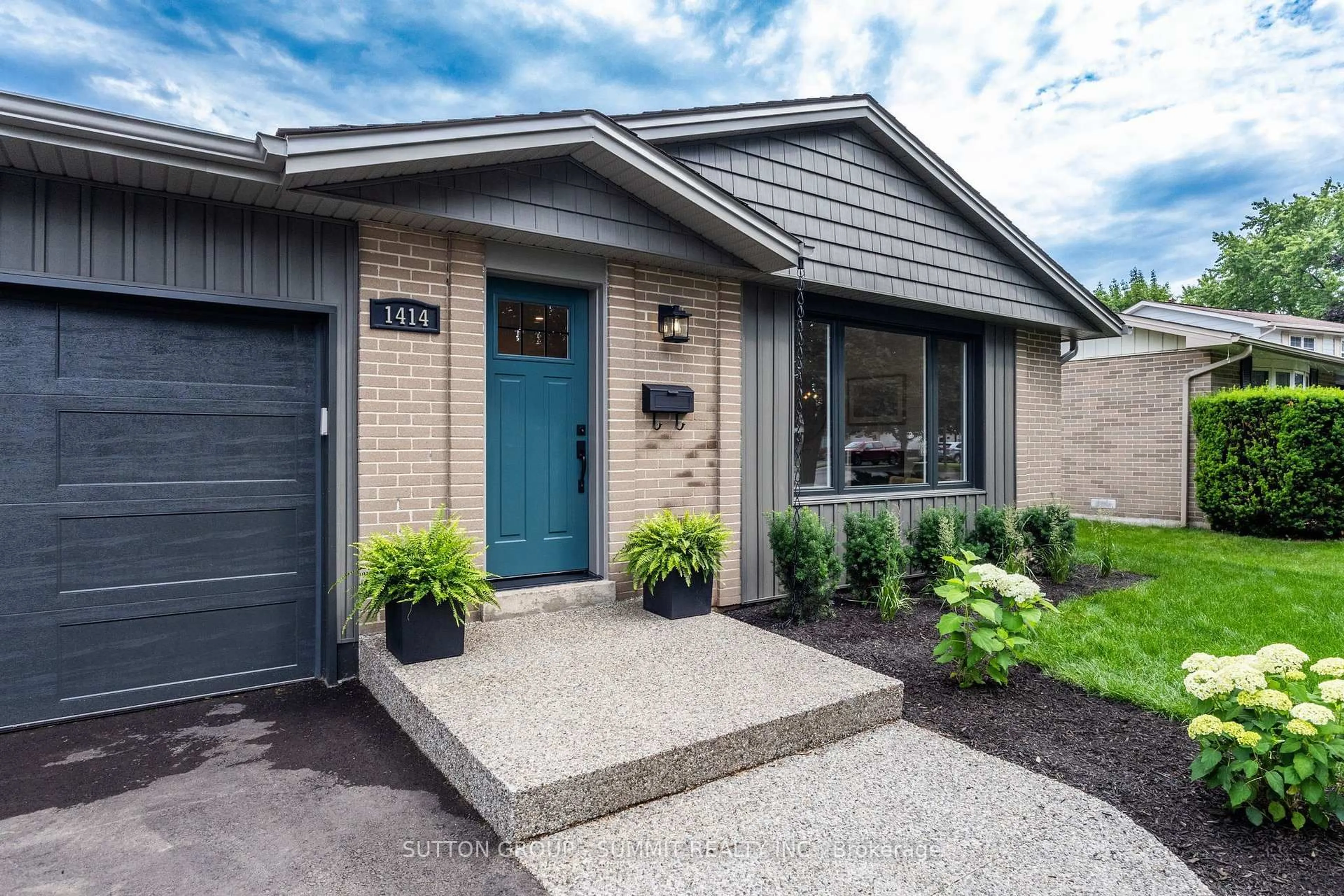 Home with brick exterior material, street for 1414 Dewbourne Cres, Burlington Ontario L7M 1E7