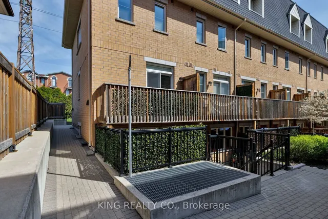 390 Hopewell Ave #138, Toronto 5