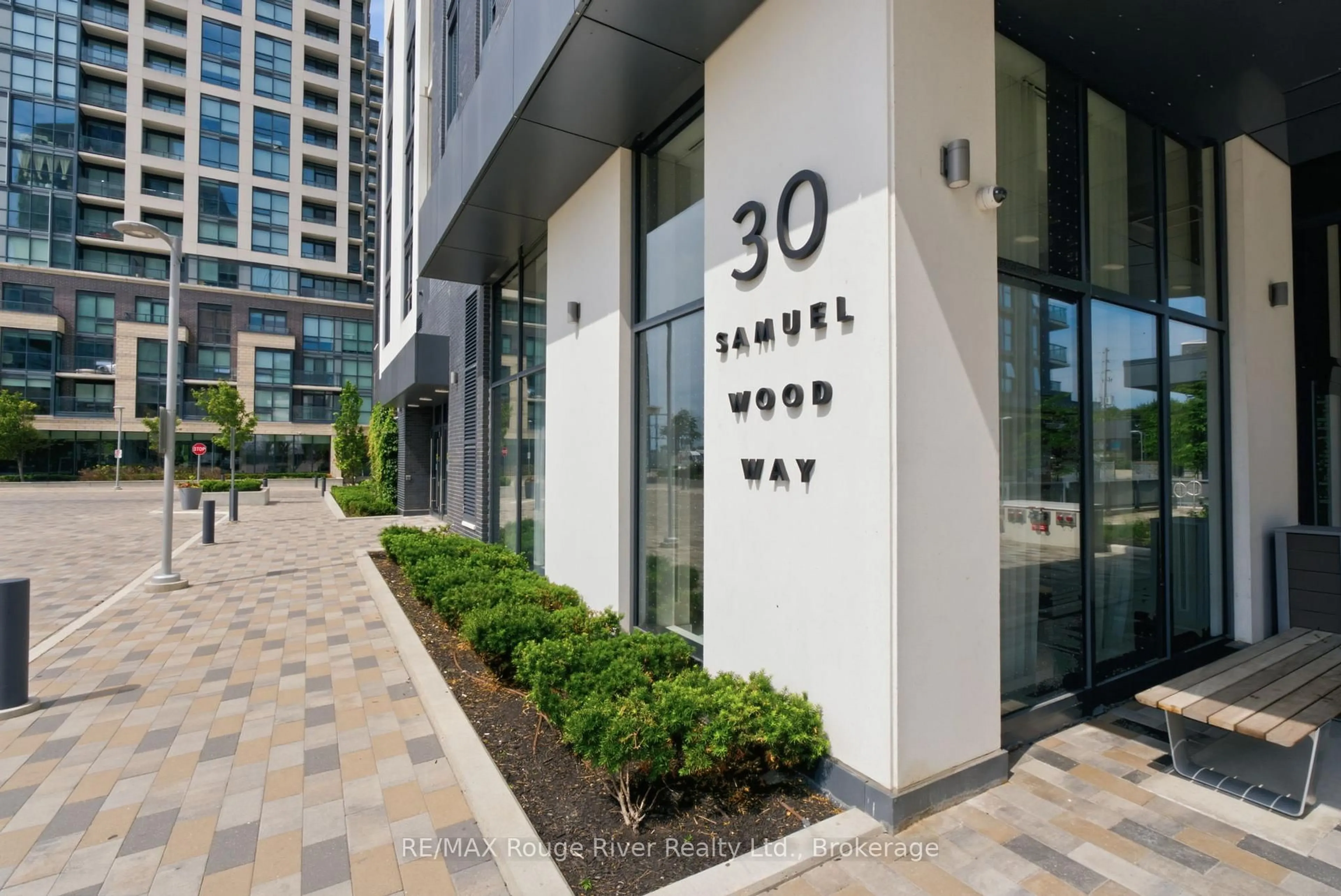 Indoor foyer for 30 Samuel Wood Way #1005, Toronto Ontario M9B 0C9