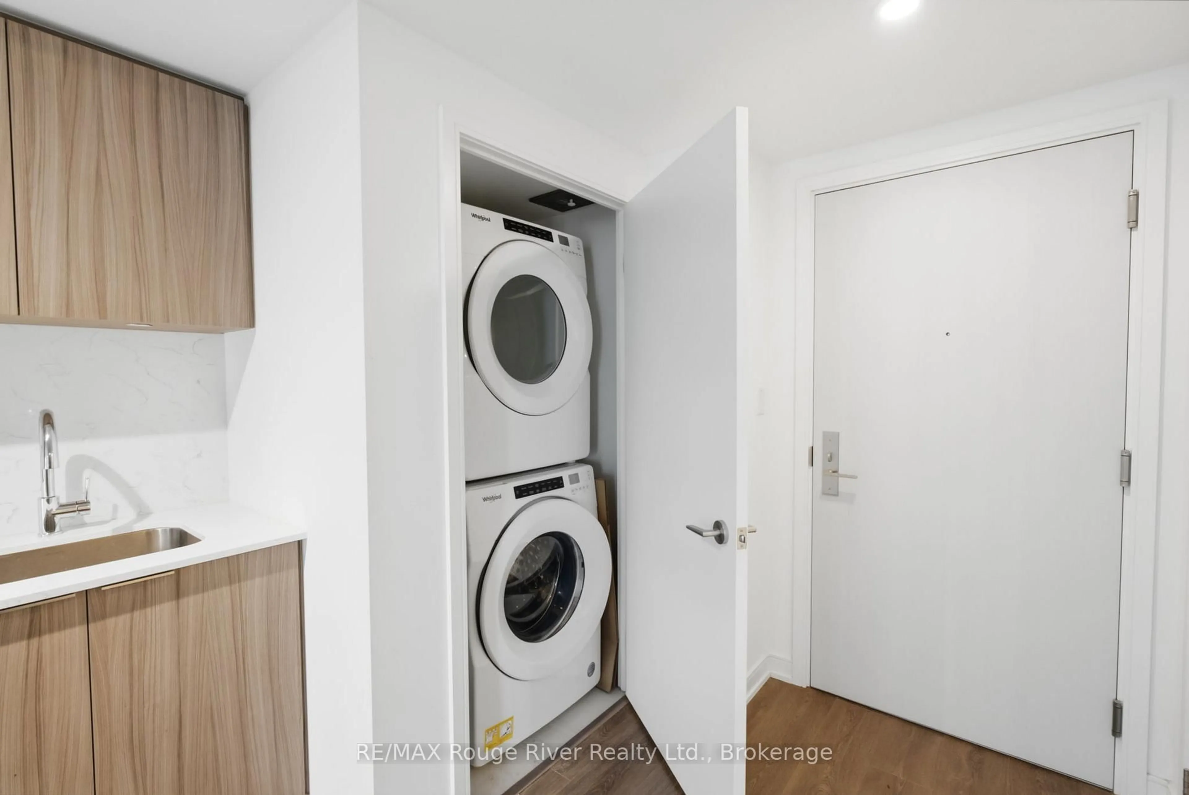 Laundry room for 30 Samuel Wood Way #1005, Toronto Ontario M9B 0C9