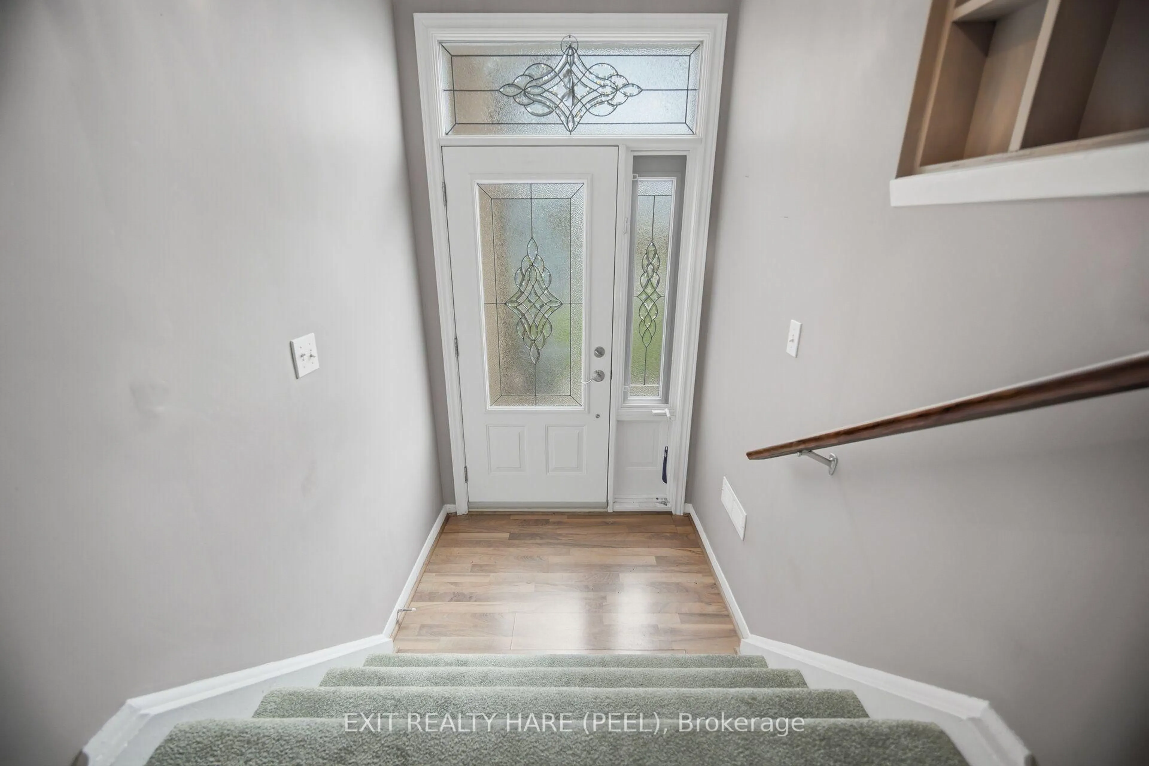 Indoor entryway for 23 Kimbark Dr, Brampton Ontario L6X 2A2