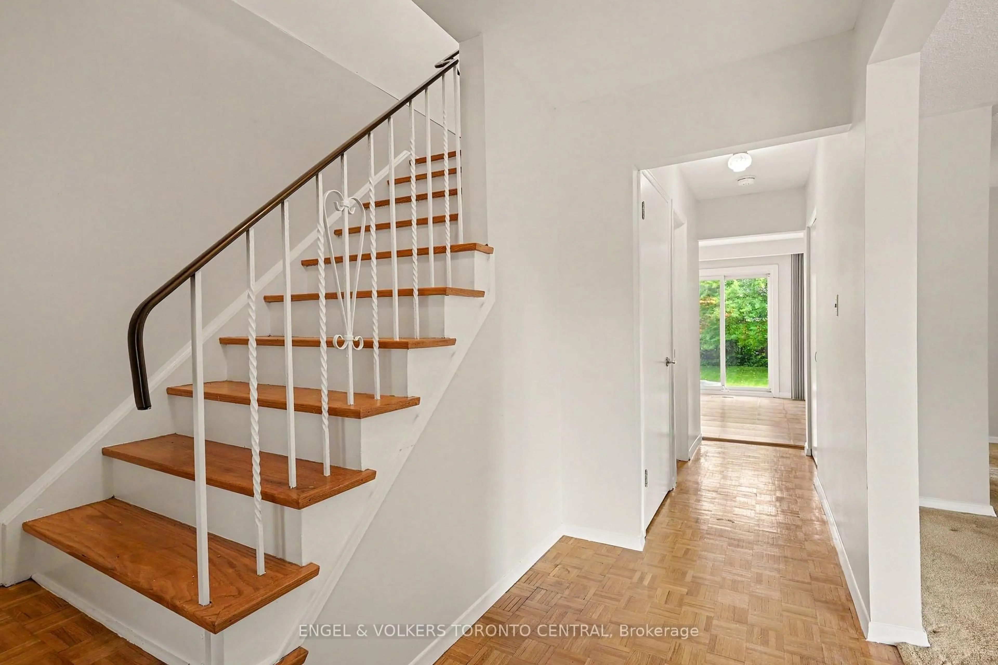 Unknown for 45 Edilou Dr, Toronto Ontario M8W 4B4