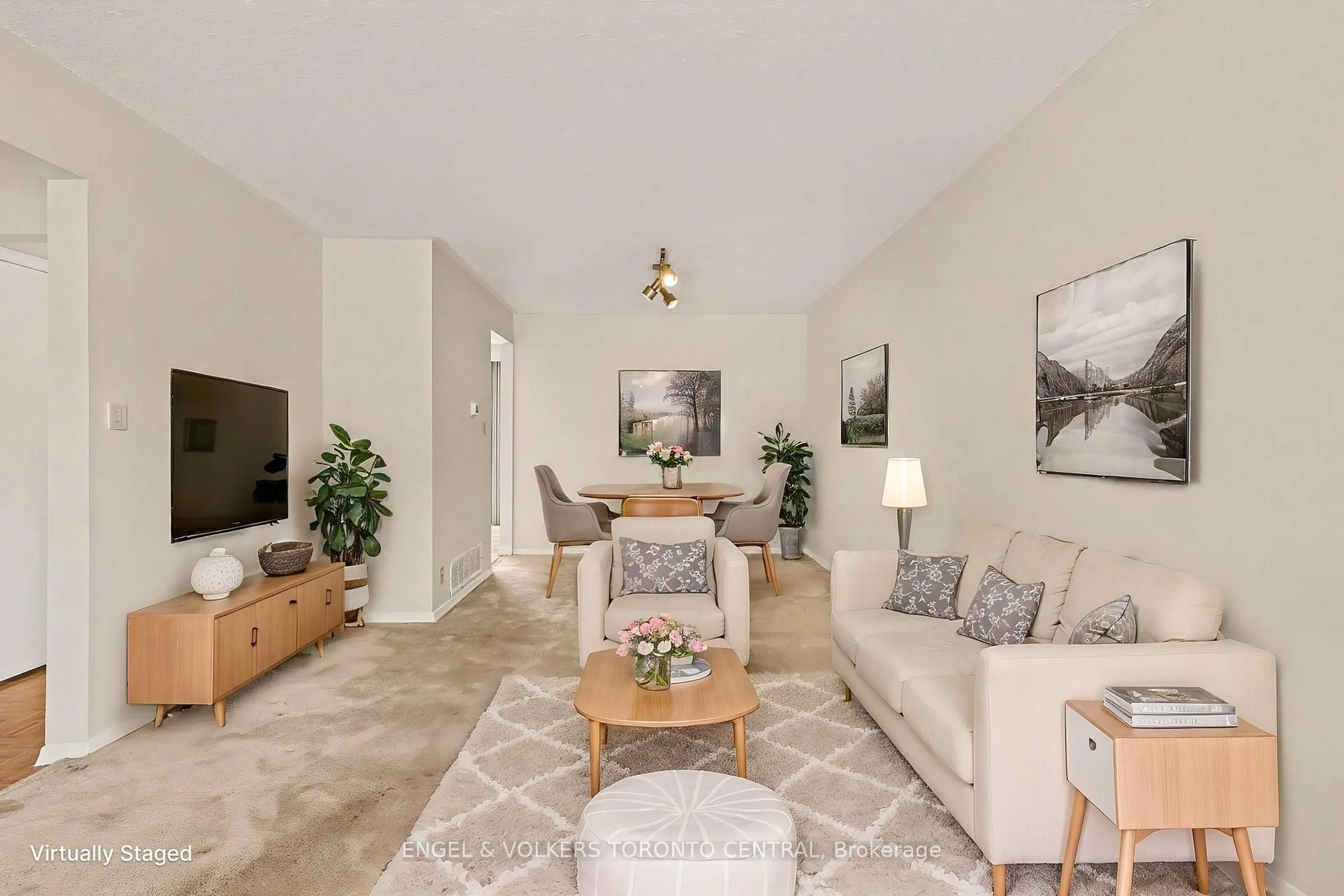Living room with furniture, unknown for 45 Edilou Dr, Toronto Ontario M8W 4B4