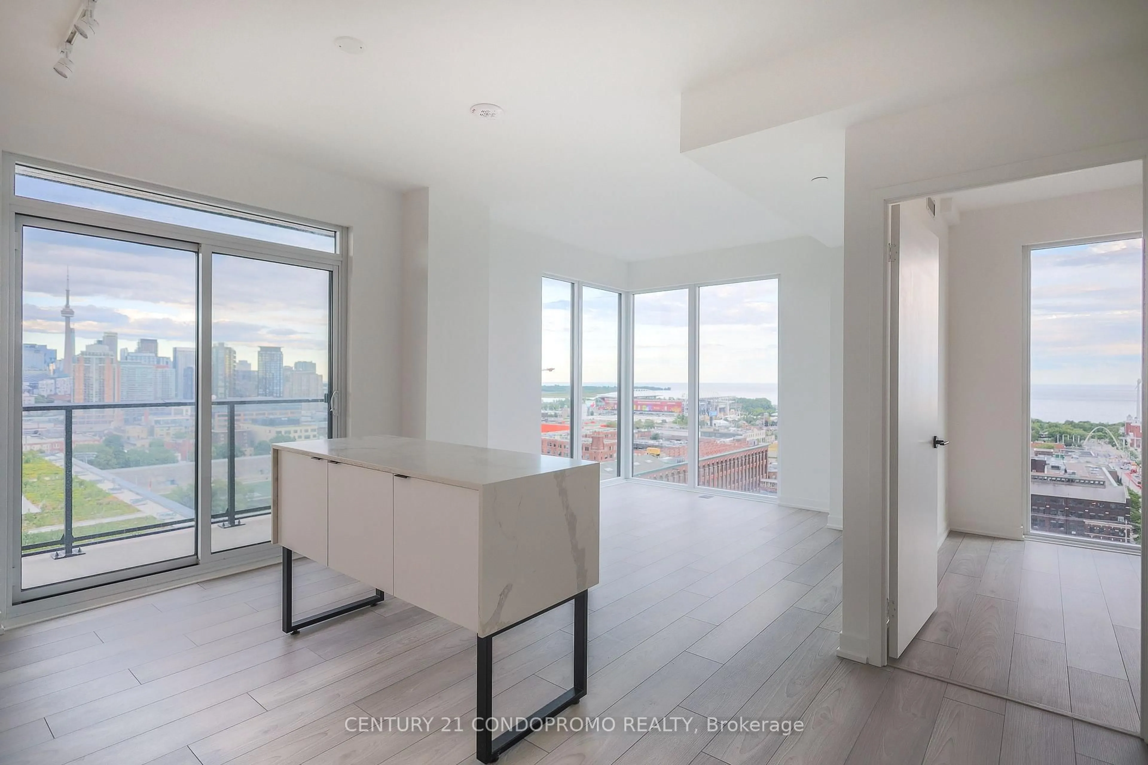 Unknown for 285 Dufferin St #1502, Toronto Ontario M6K 0J2