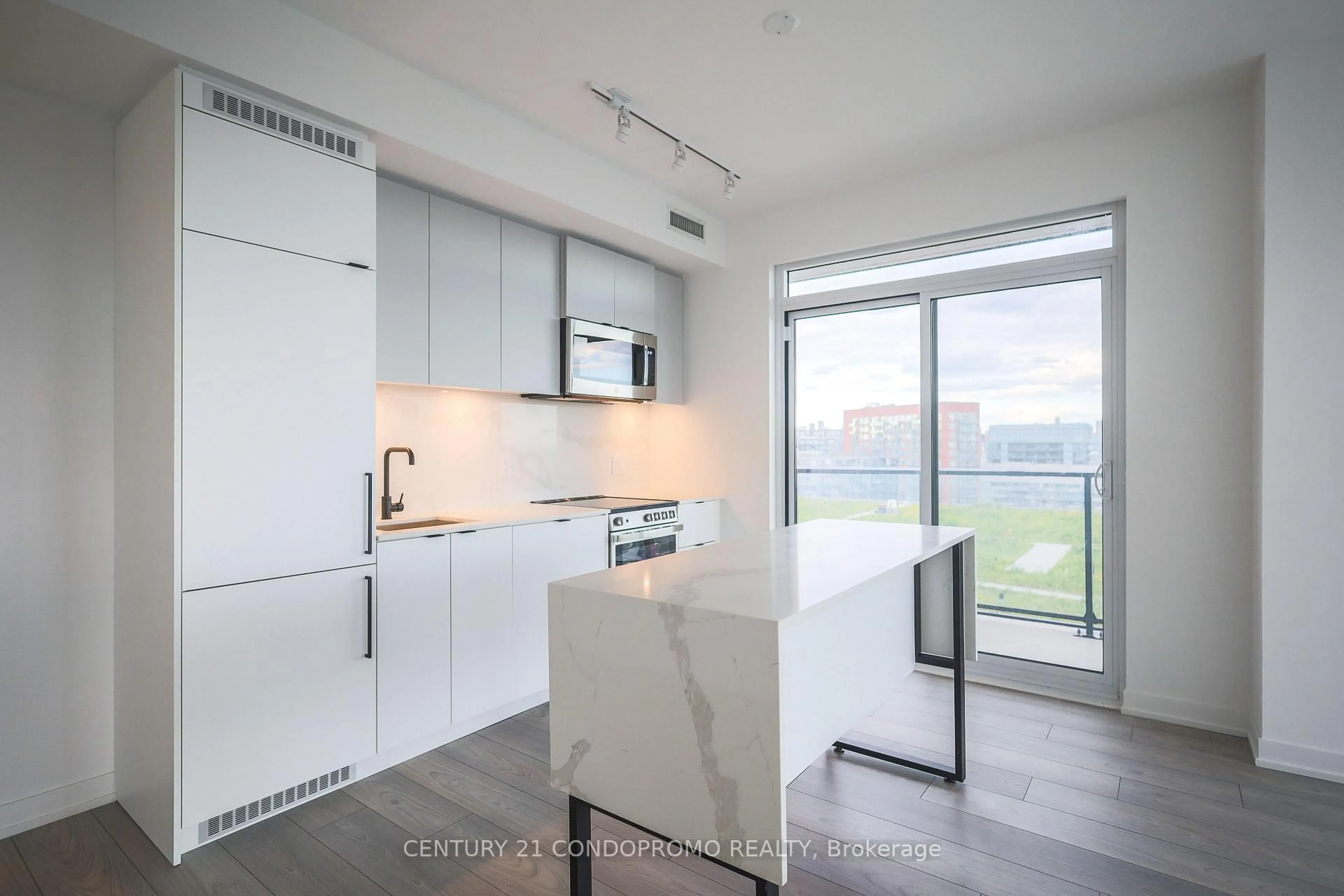 Open concept kitchen, unknown for 285 Dufferin St #1502, Toronto Ontario M6K 0J2