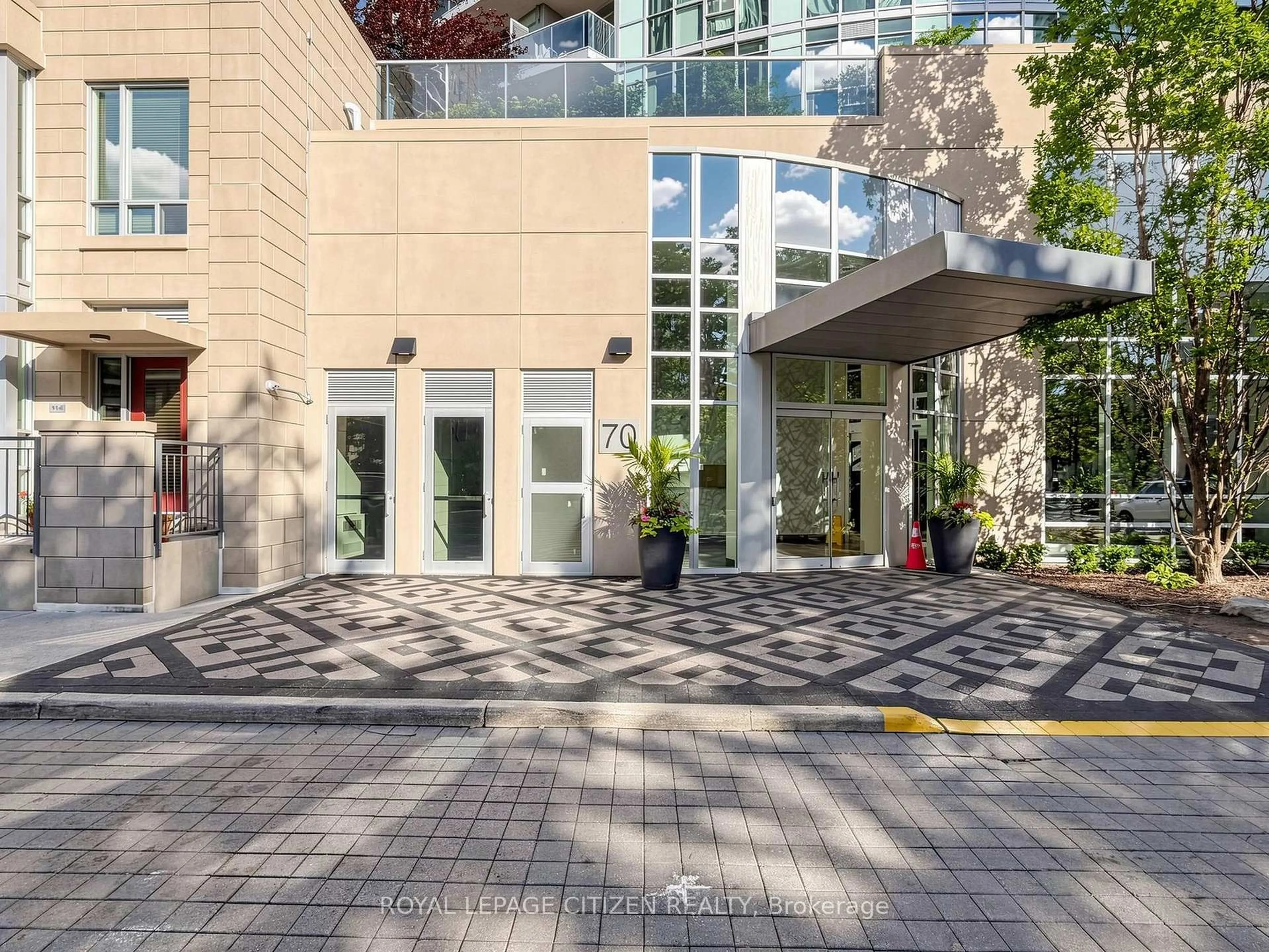 Indoor foyer for 70 Absolute Ave #2002, Mississauga Ontario L4Z 0A4