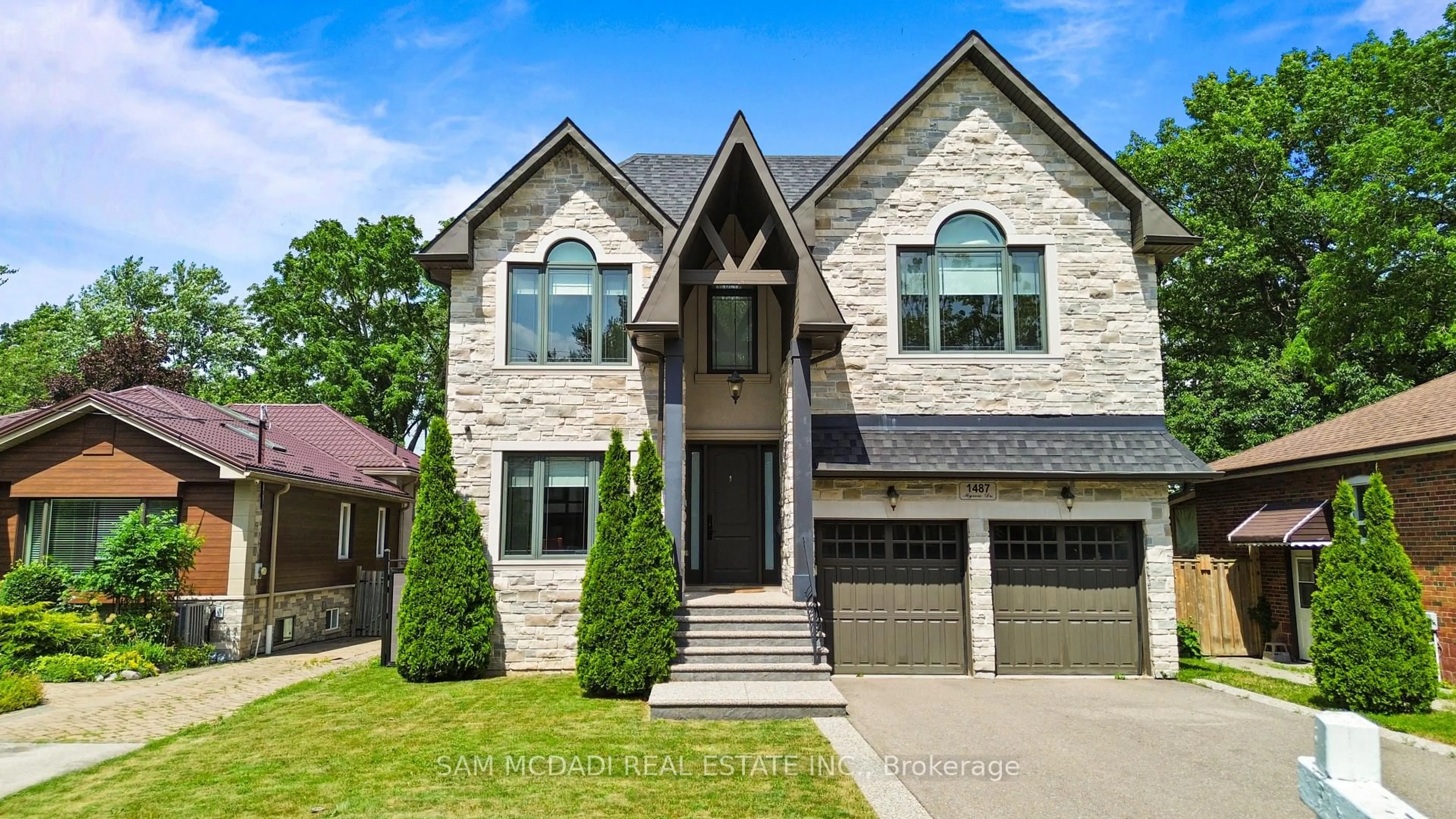 Home with brick exterior material, street for 1487 Myron Dr, Mississauga Ontario L5E 2N5