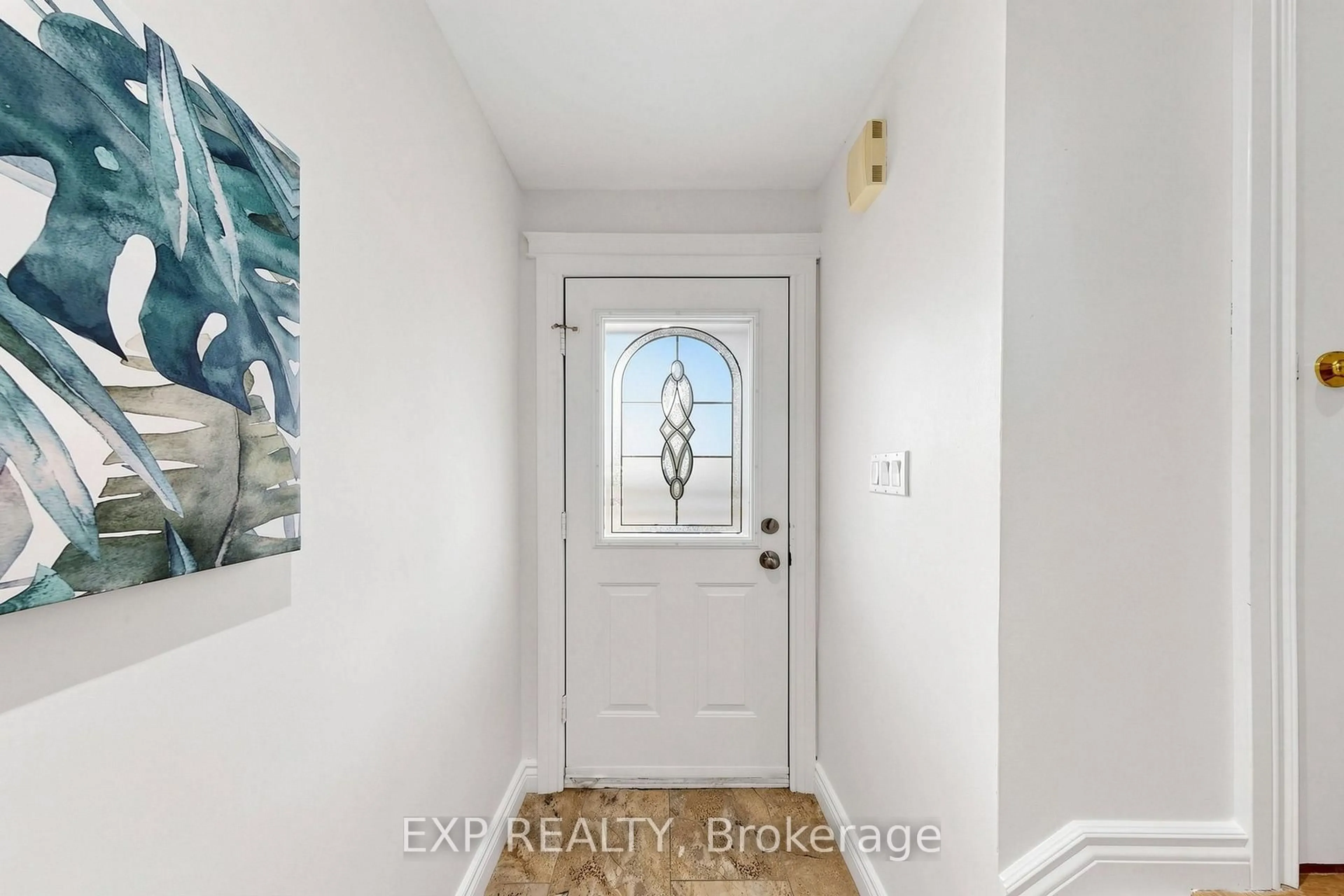 Indoor entryway for 455 Apache Crt #35, Mississauga Ontario L4Z 3W8