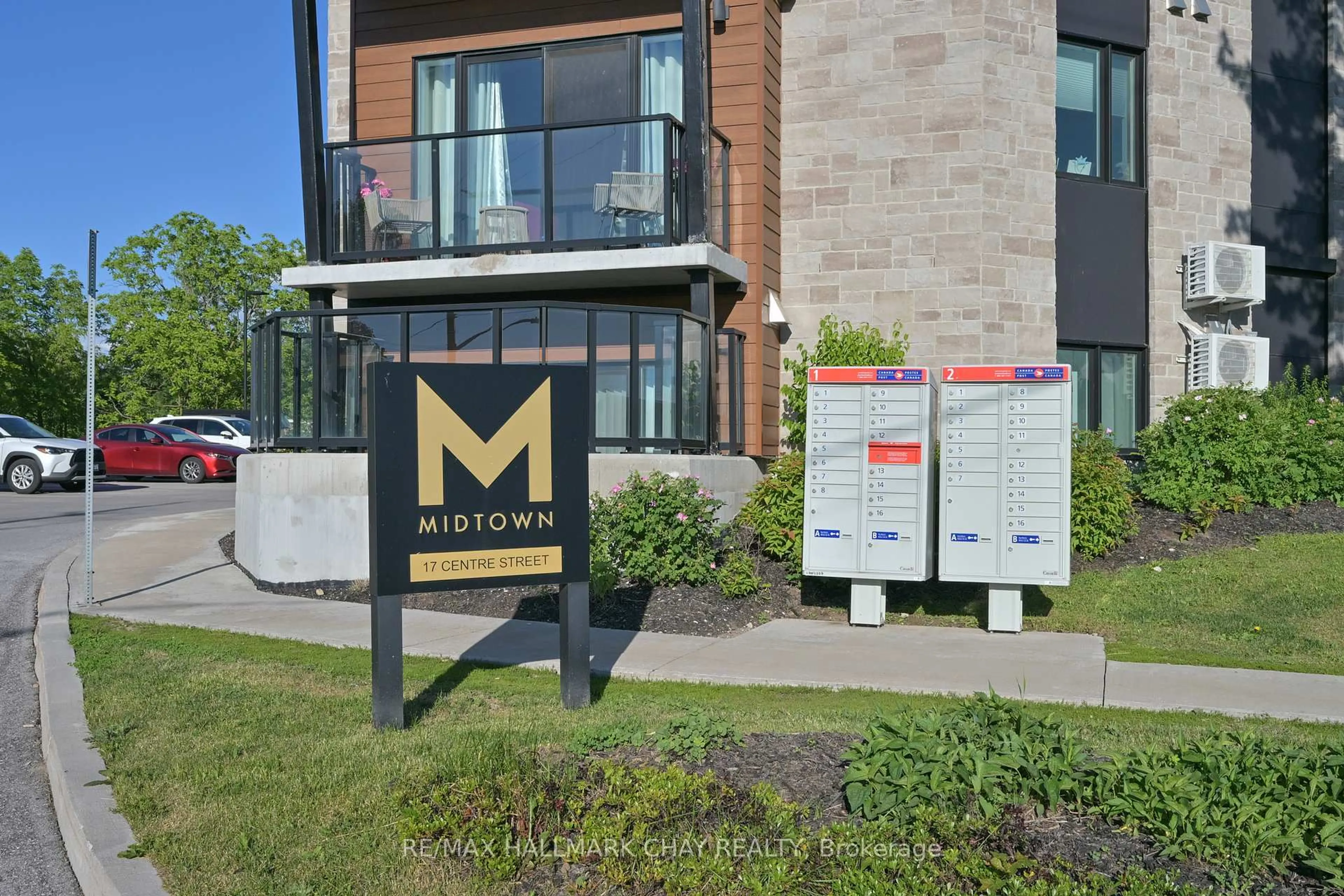 Indoor foyer for 17 Centre St #312, Orangeville Ontario L9W 2W9