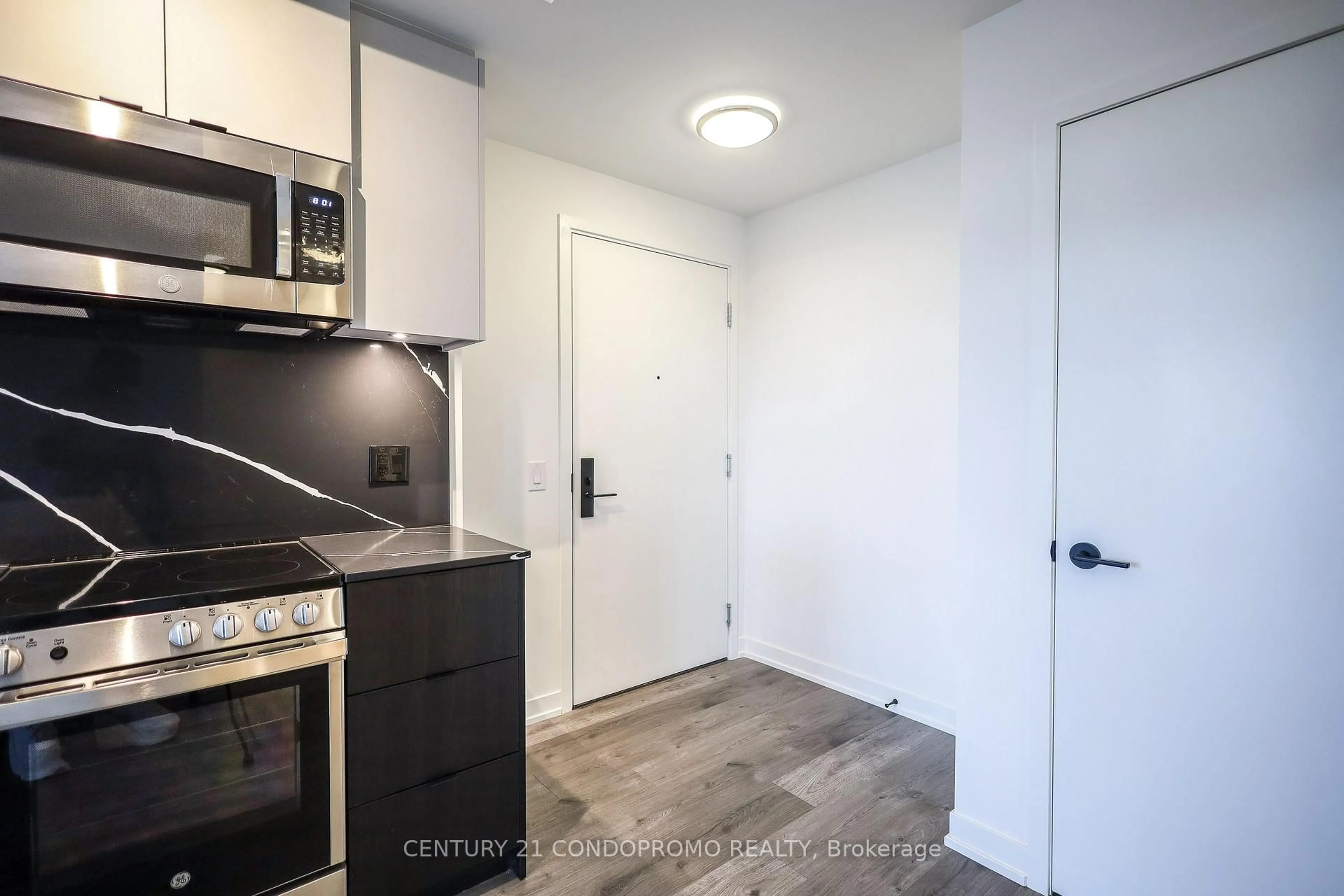 Standard kitchen, unknown for 285 Dufferin St #1601, Toronto Ontario M6K 0J2