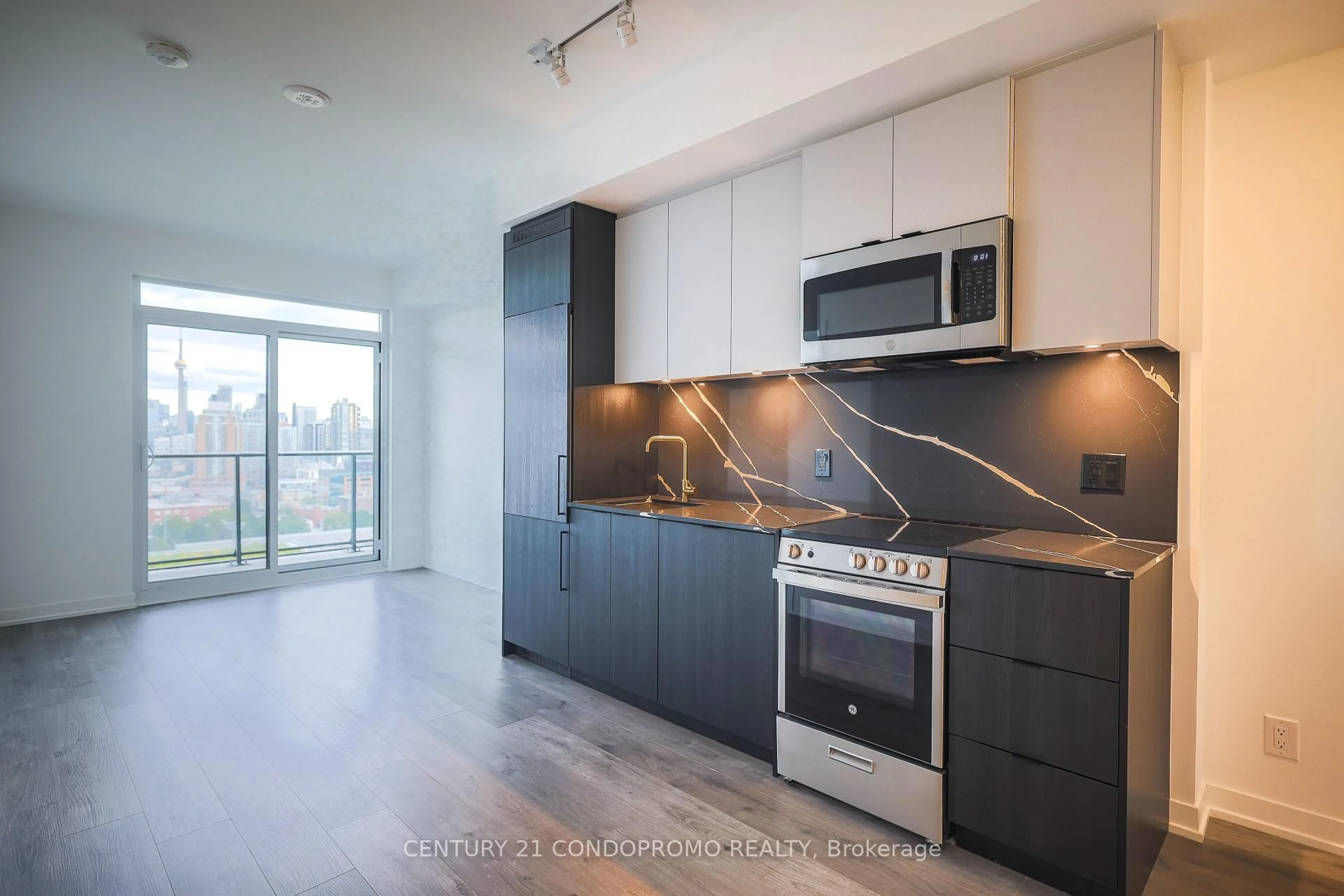 Open concept kitchen, ceramic/tile floor for 285 Dufferin St #1601, Toronto Ontario M6K 0J2