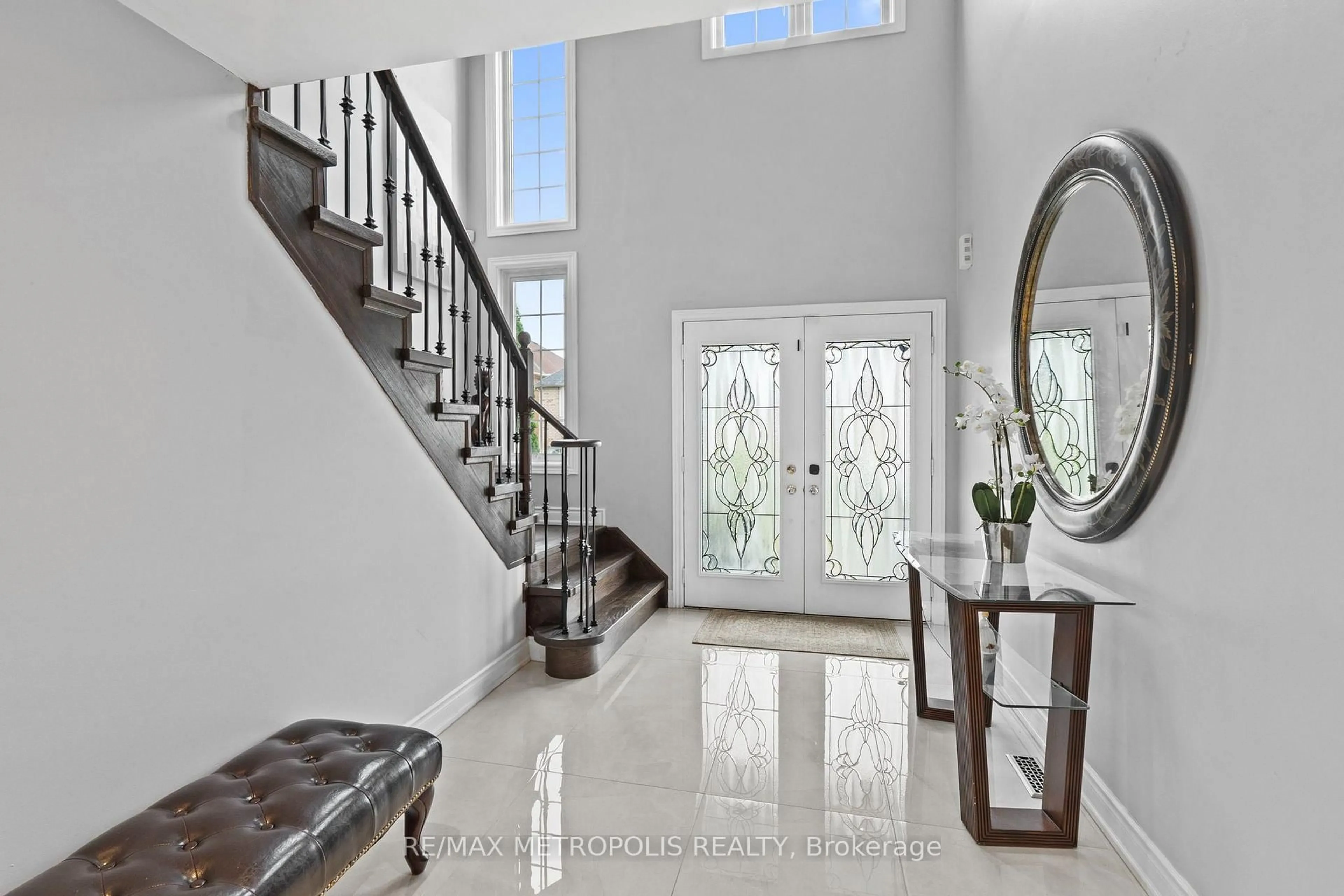 Indoor entryway for 80 Ryegrass Cres, Brampton Ontario L7A 3J9