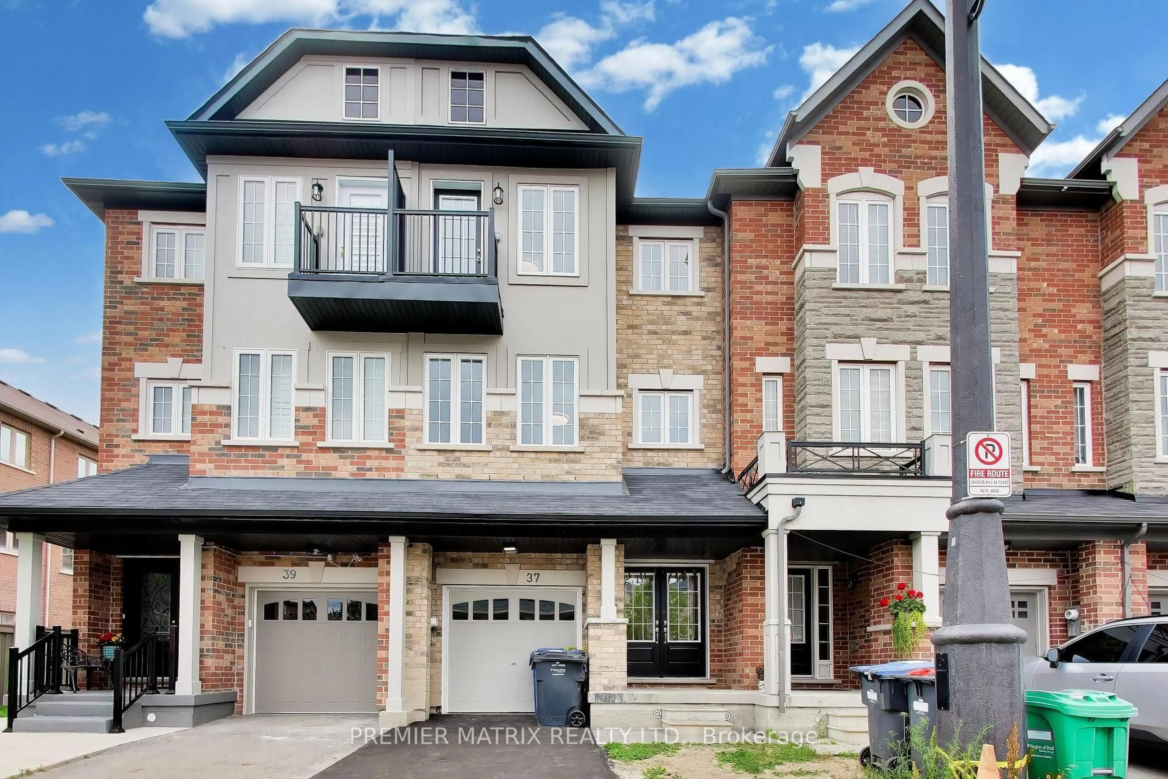 Home with brick exterior material, street for 37 Shiff Cres, Brampton Ontario L6Z 0H5