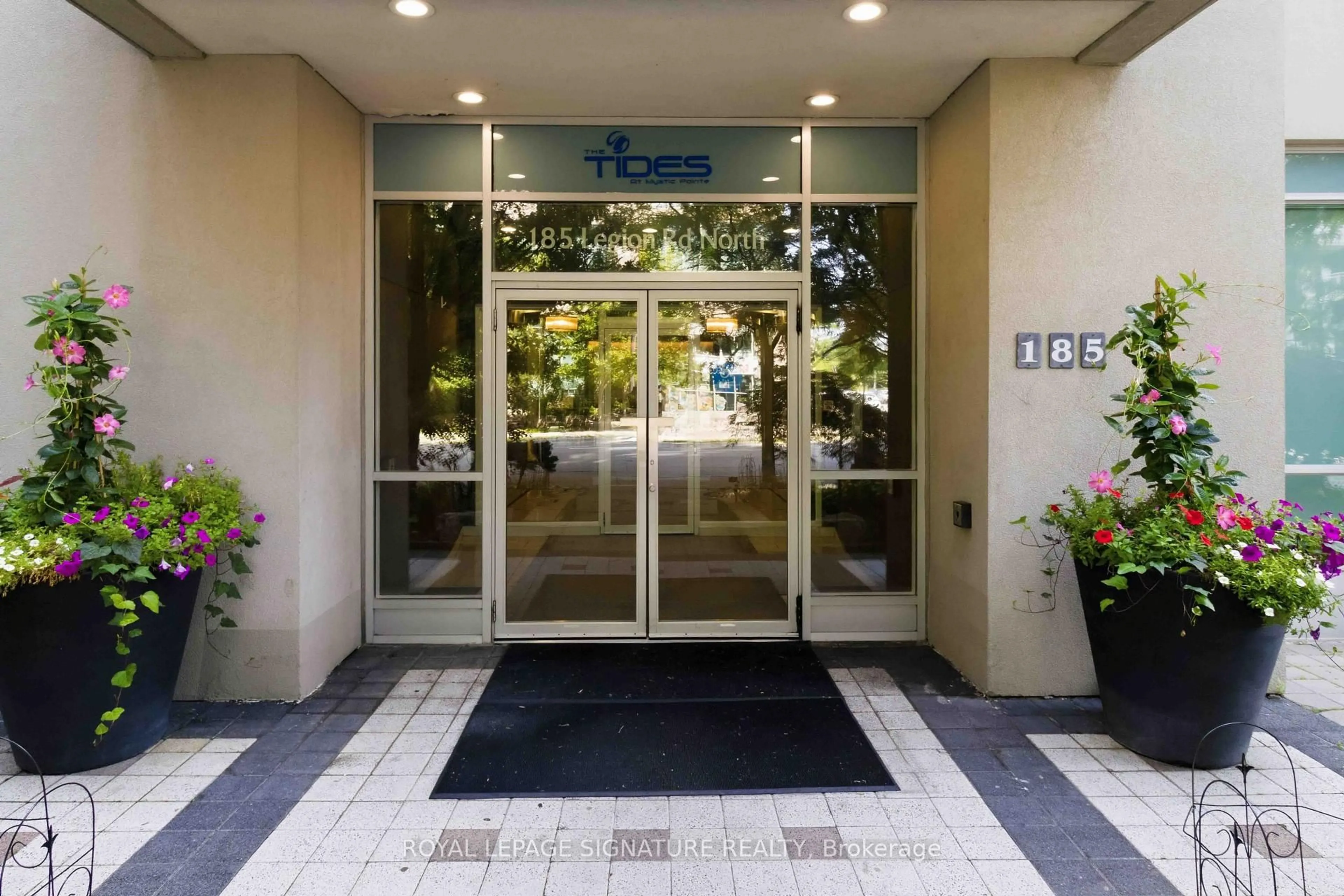Indoor foyer for 185 Legion Rd #1812, Toronto Ontario M8Y 0A1