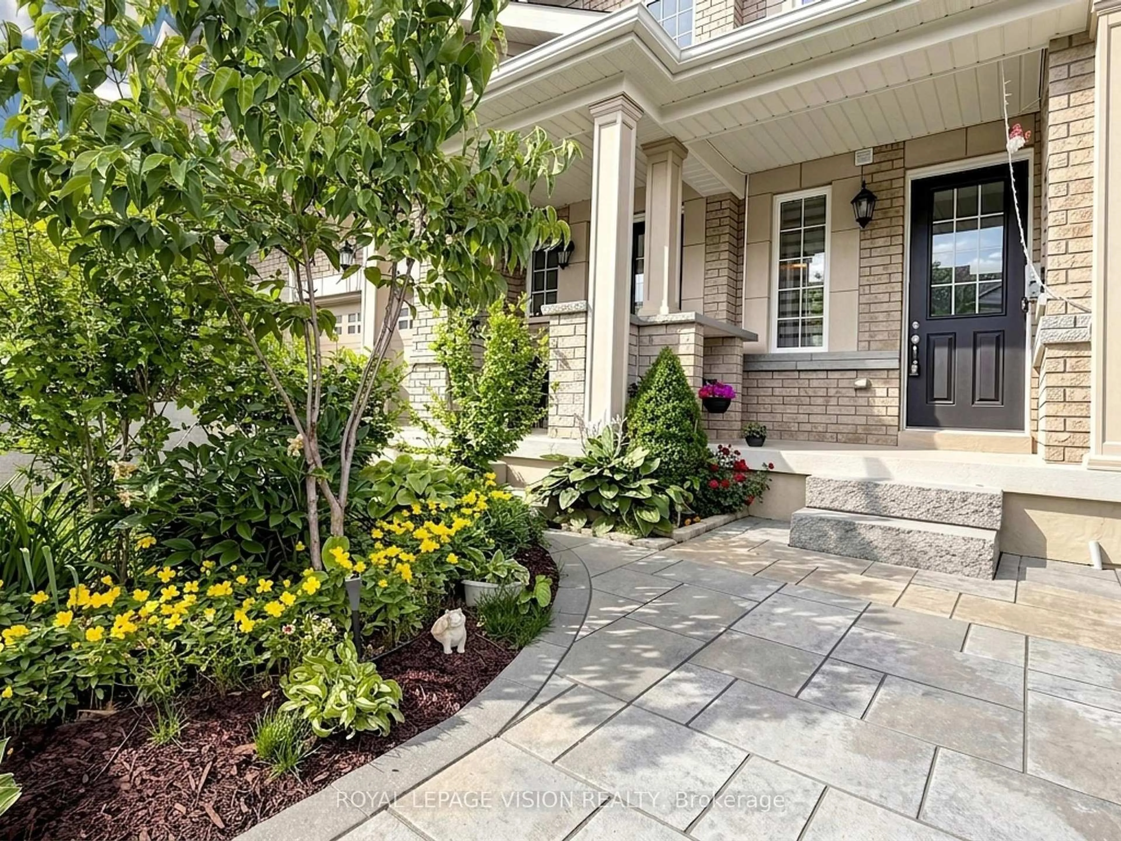 Indoor entryway for 24 Pennycross Cres, Brampton Ontario L7A 4M1