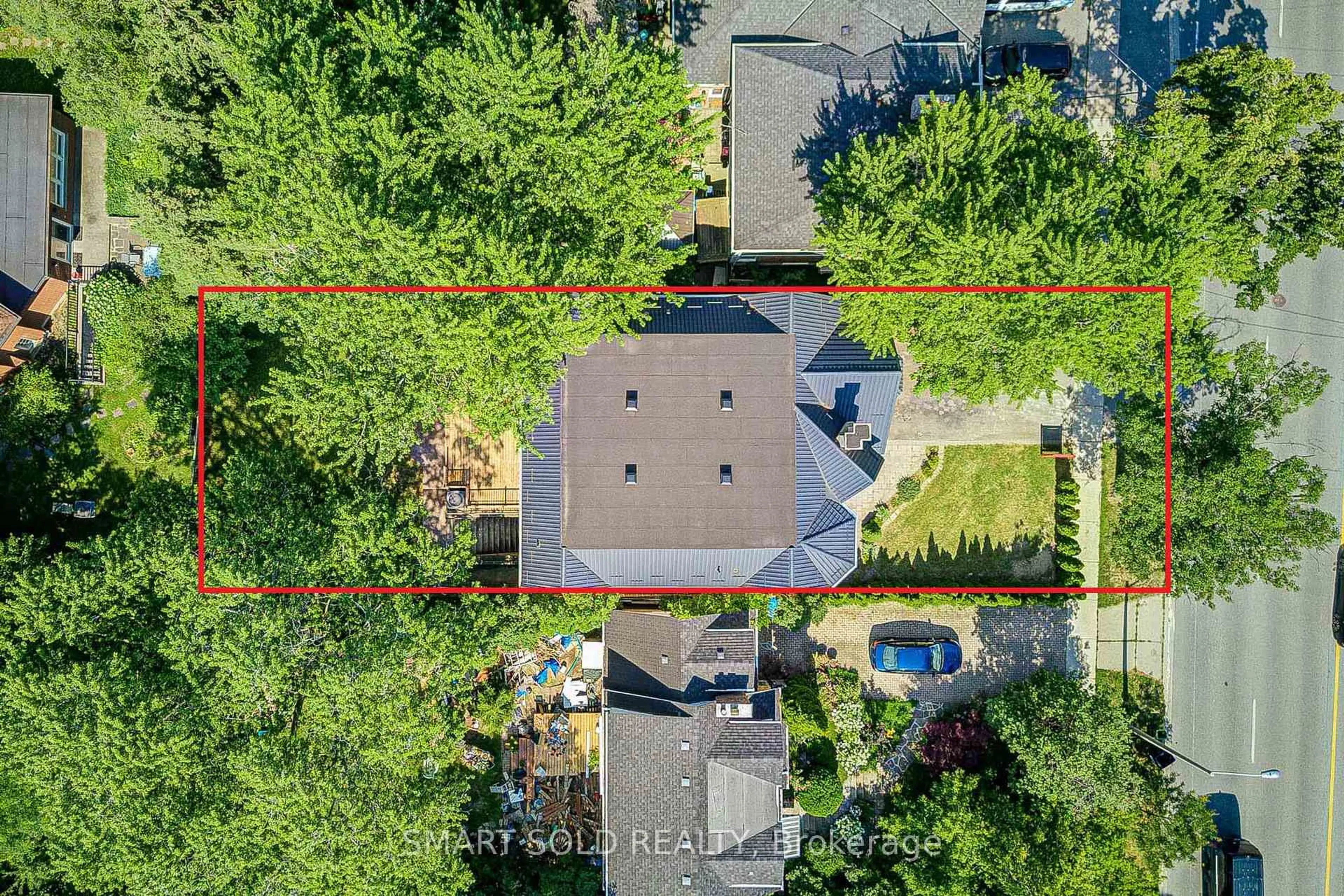 A pic from outside/outdoor area/front of a property/back of a property/a pic from drone, forest/trees view for 201 Burnhamthorpe Rd, Toronto Ontario M9B 1Z2