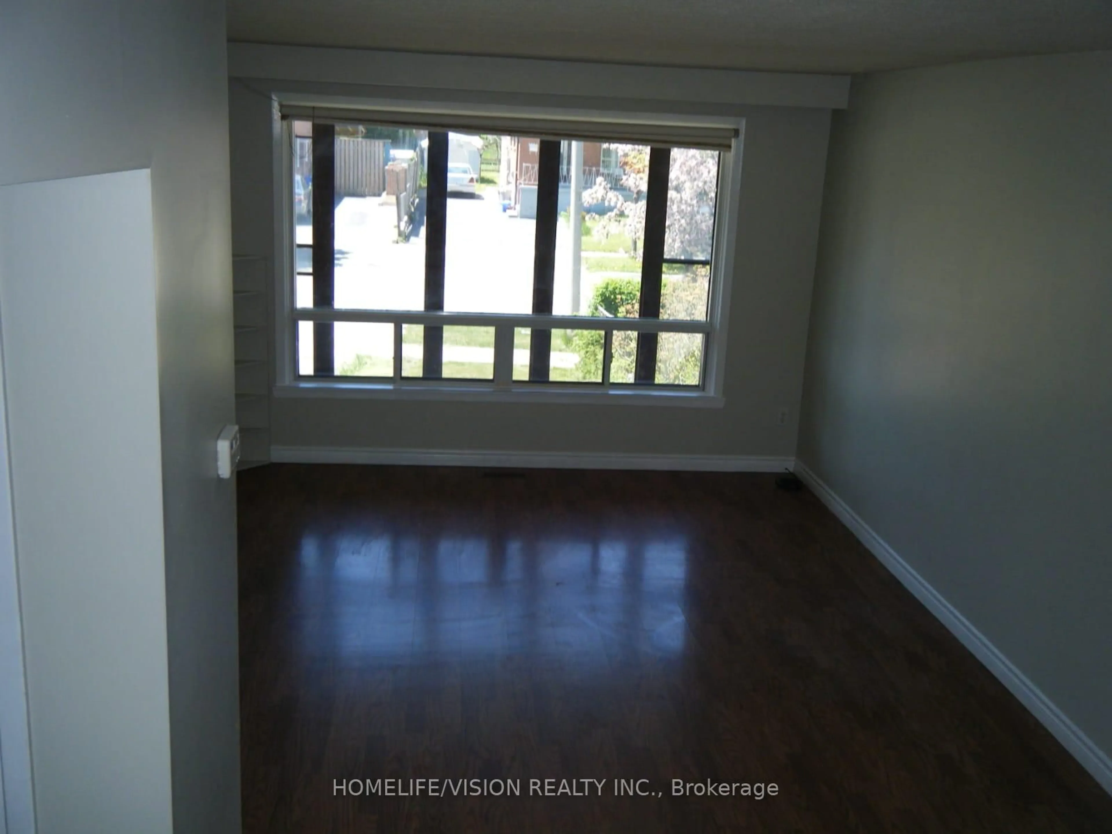 A pic of a room for 3766 Darla Dr, Mississauga Ontario L4T 2C9