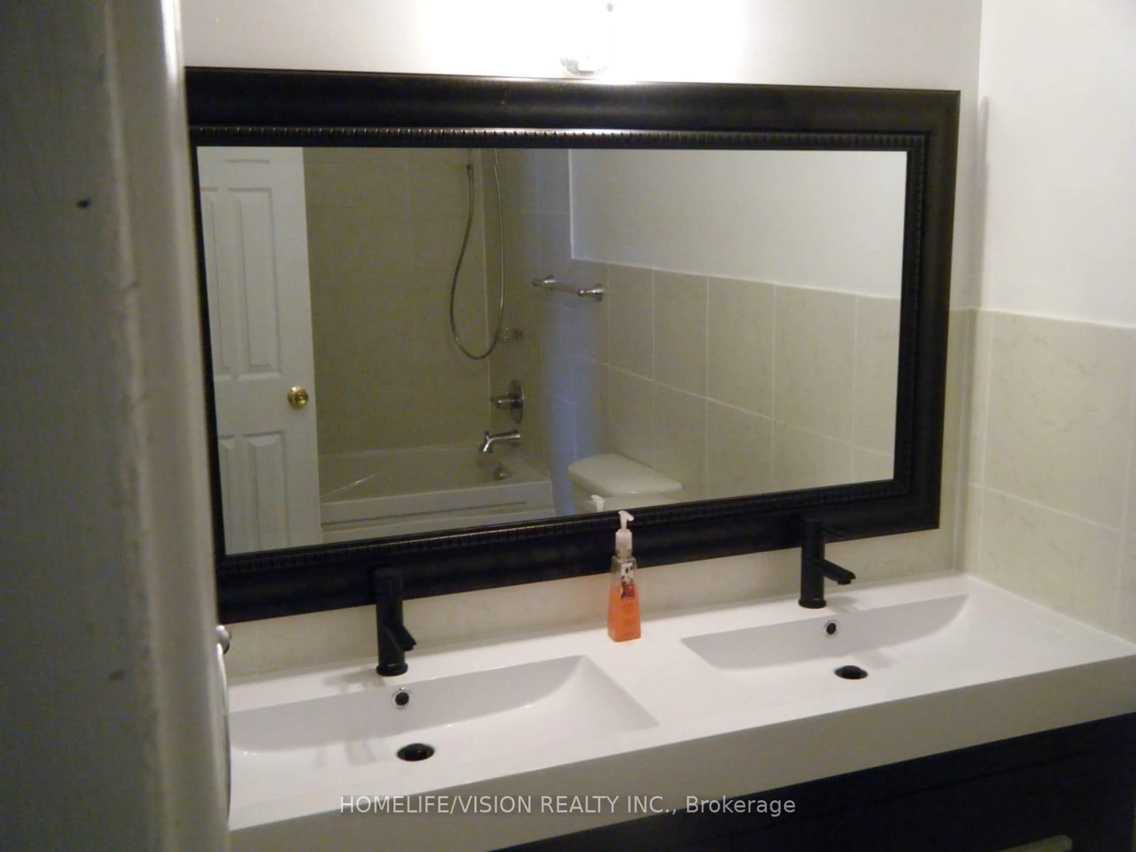 Standard bathroom, unknown for 3766 Darla Dr, Mississauga Ontario L4T 2C9