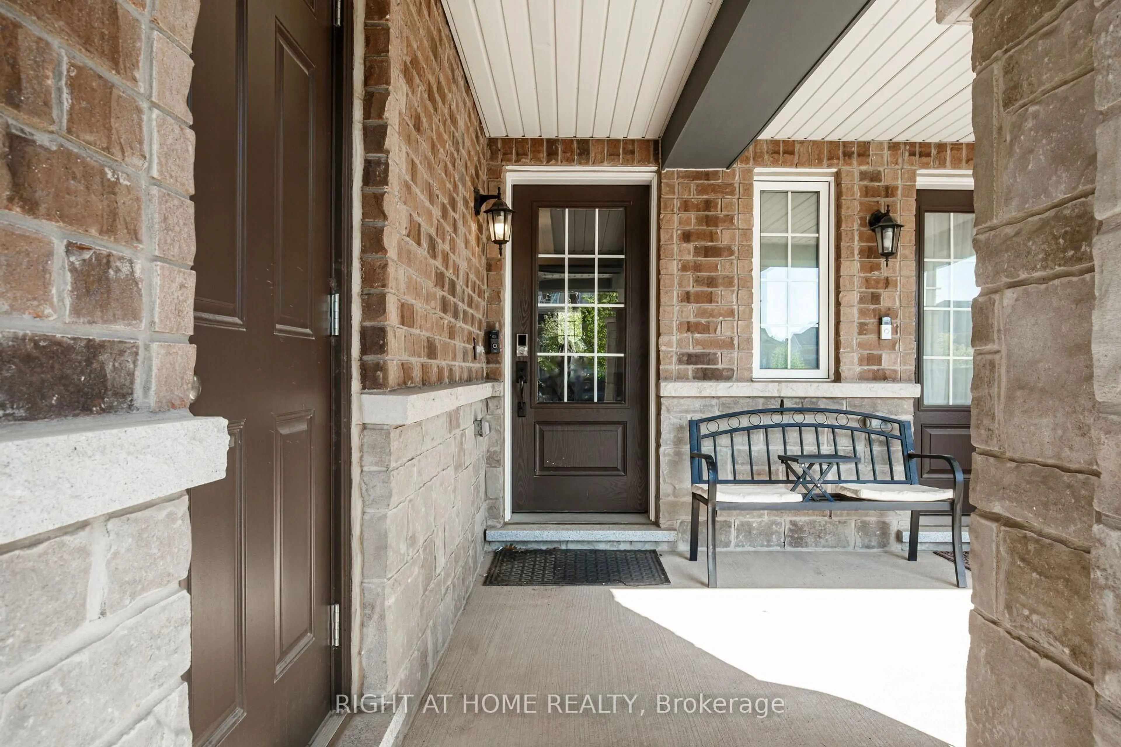 Indoor entryway for 143 Toucan Tr, Oakville Ontario L6H 0Y2