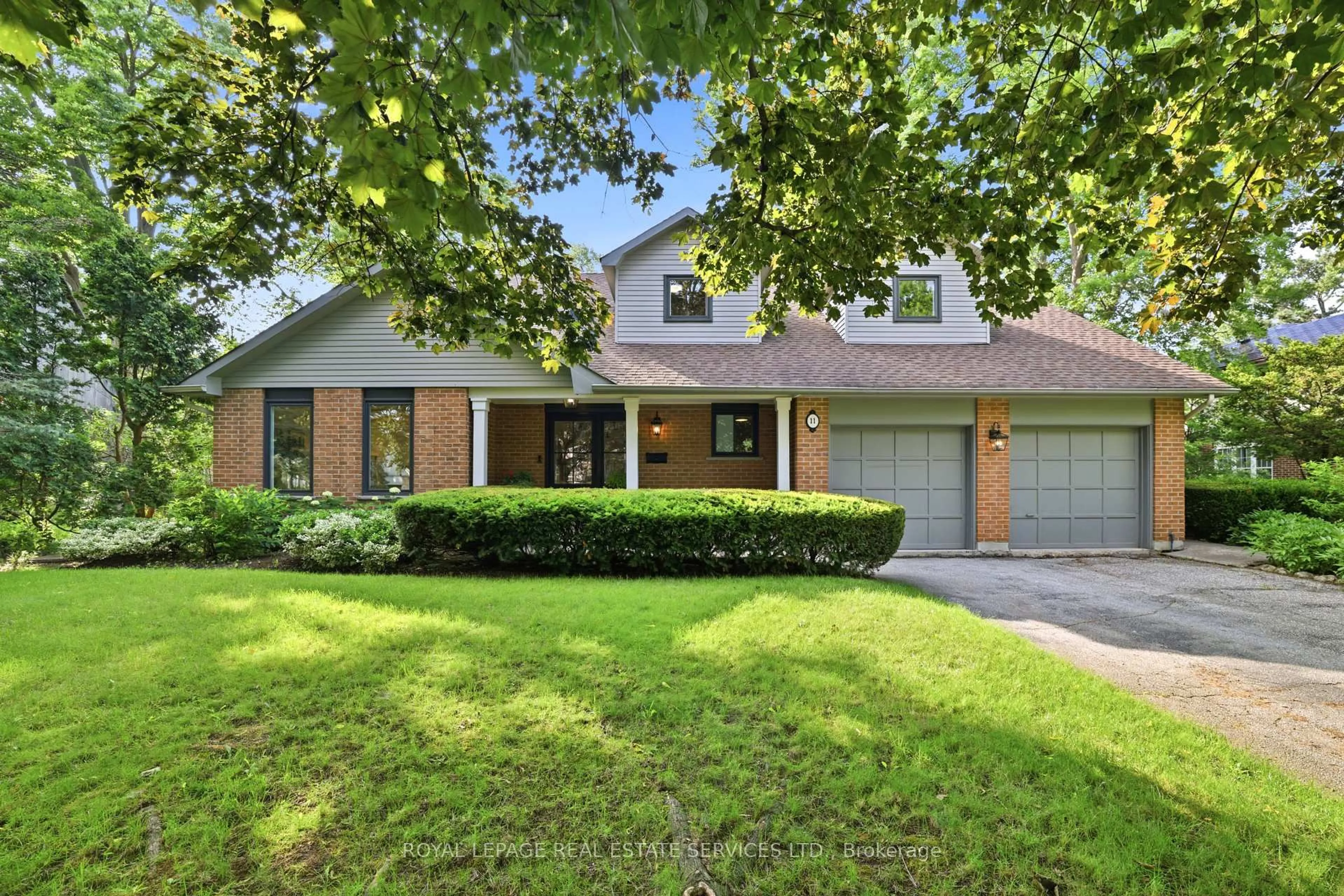 Home with brick exterior material, street for 11 Regency Crt, Oakville Ontario L6H 2P6
