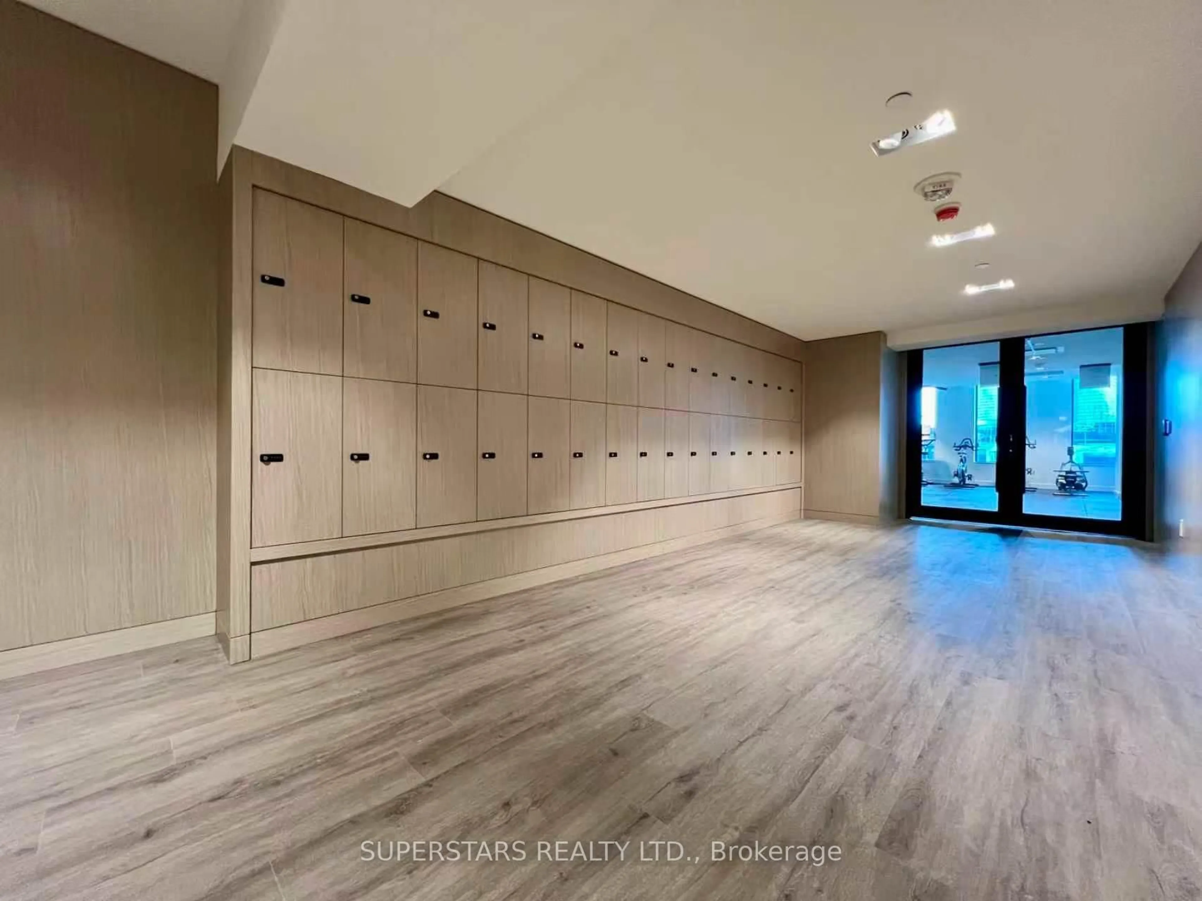 Indoor foyer for 4023 The Exchange #1705, Mississauga Ontario L5B 0N4