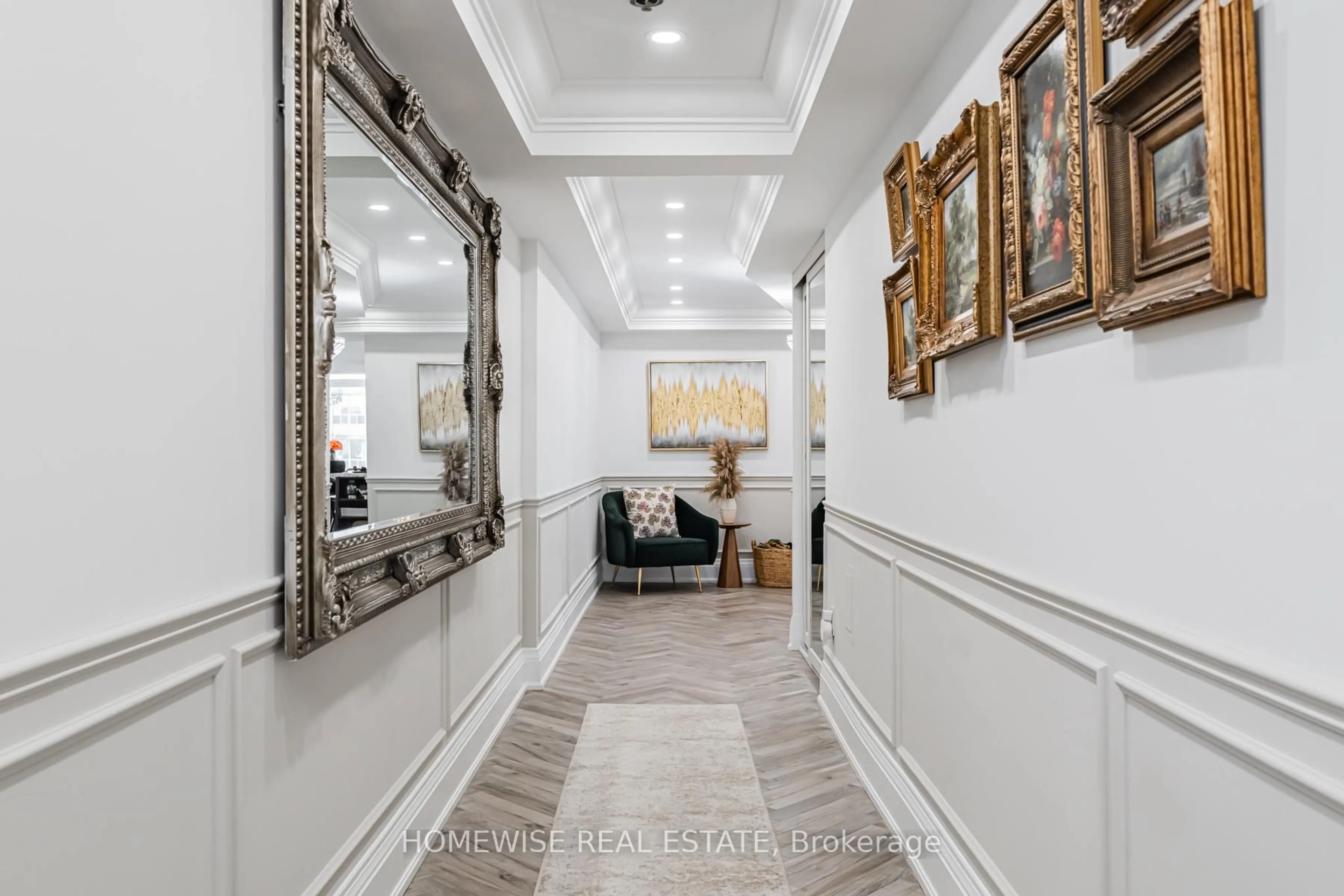 Indoor foyer for 2045 Lake Shore Blvd #1407, Toronto Ontario M8V 2Z6
