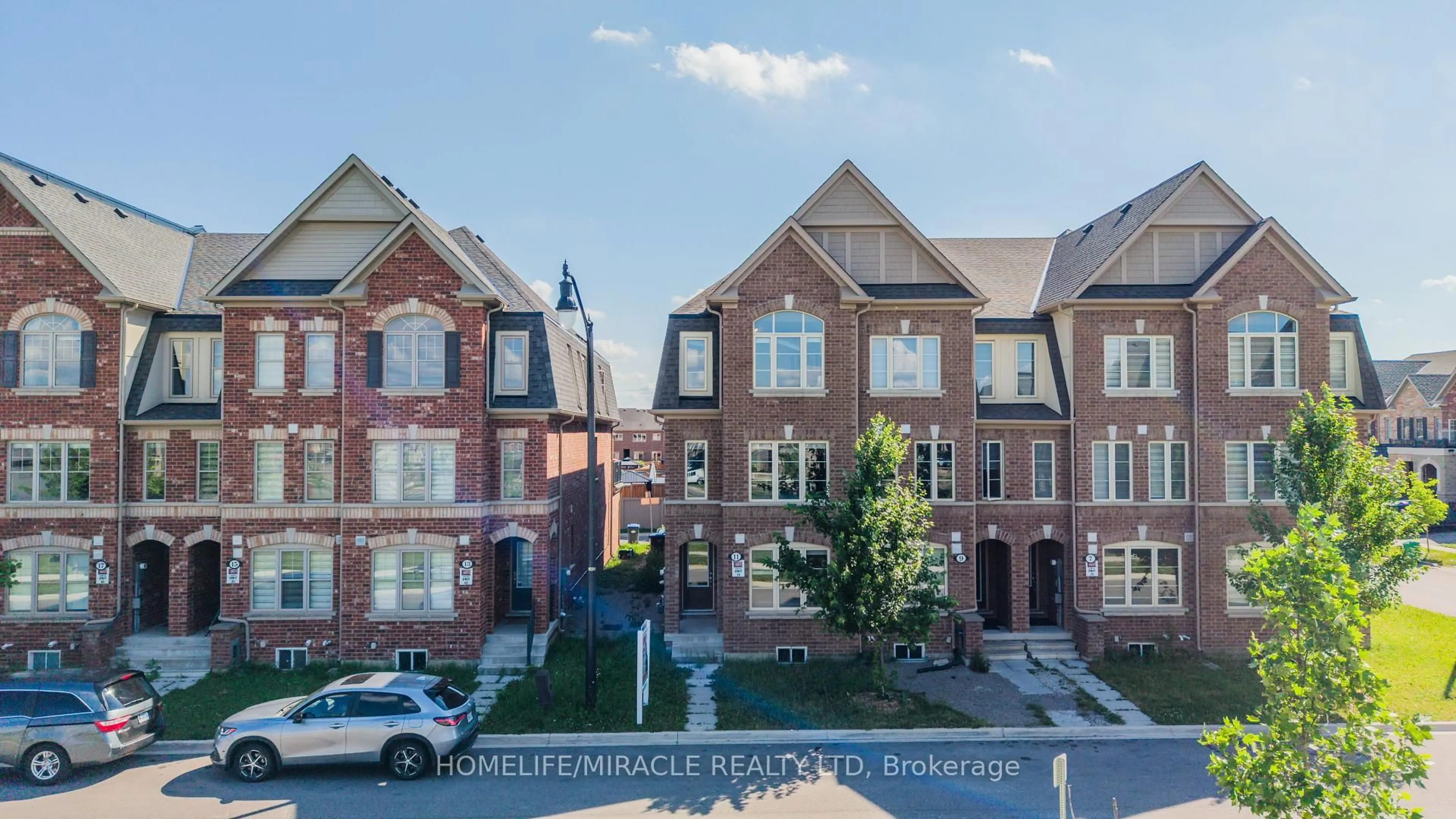 Home with brick exterior material, street for 11 Finegan Circ, Brampton Ontario L7A 4Z7