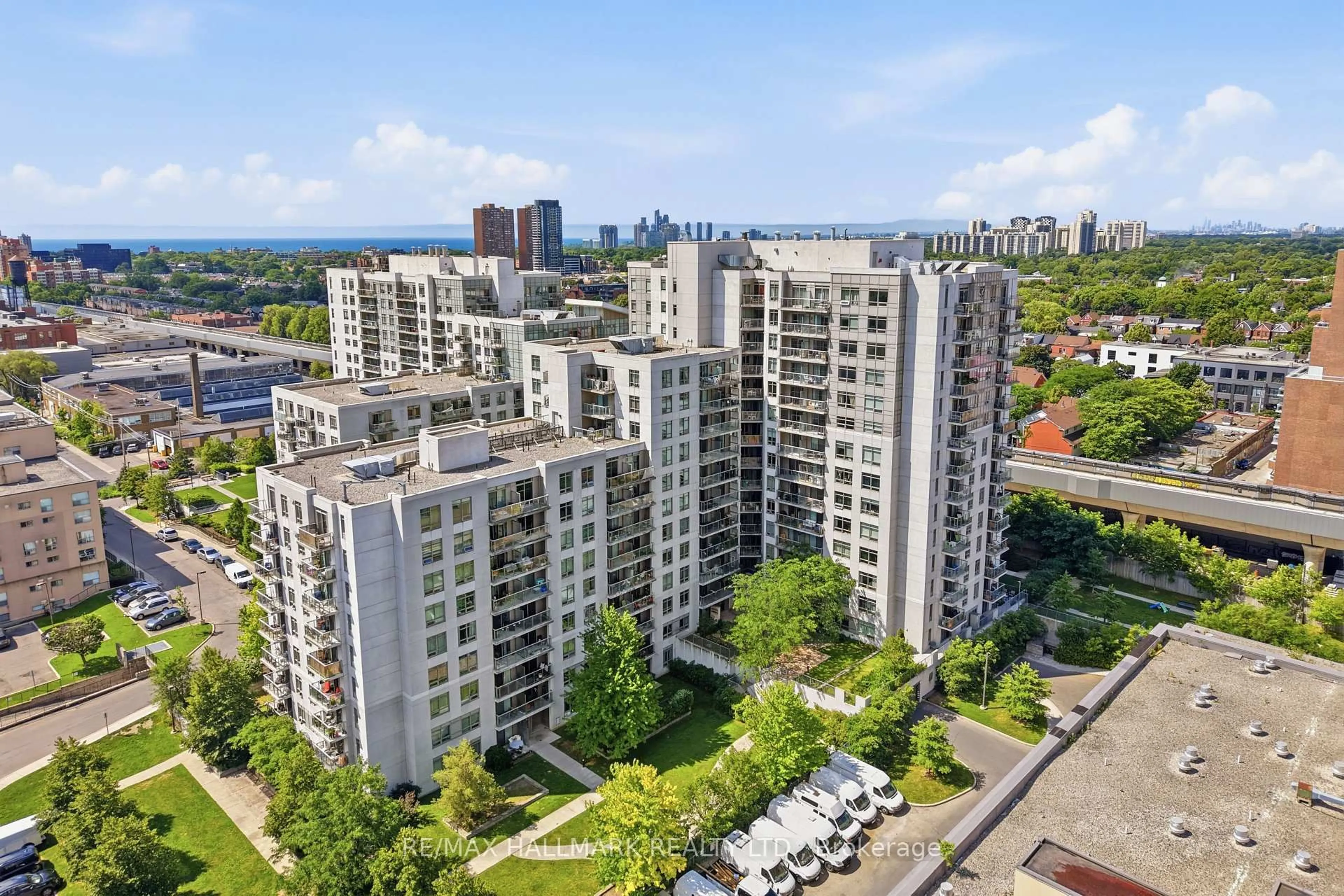 A pic from outside/outdoor area/front of a property/back of a property/a pic from drone, city buildings view from balcony for 816 Lansdowne Ave #118, Toronto Ontario M6H 4K6