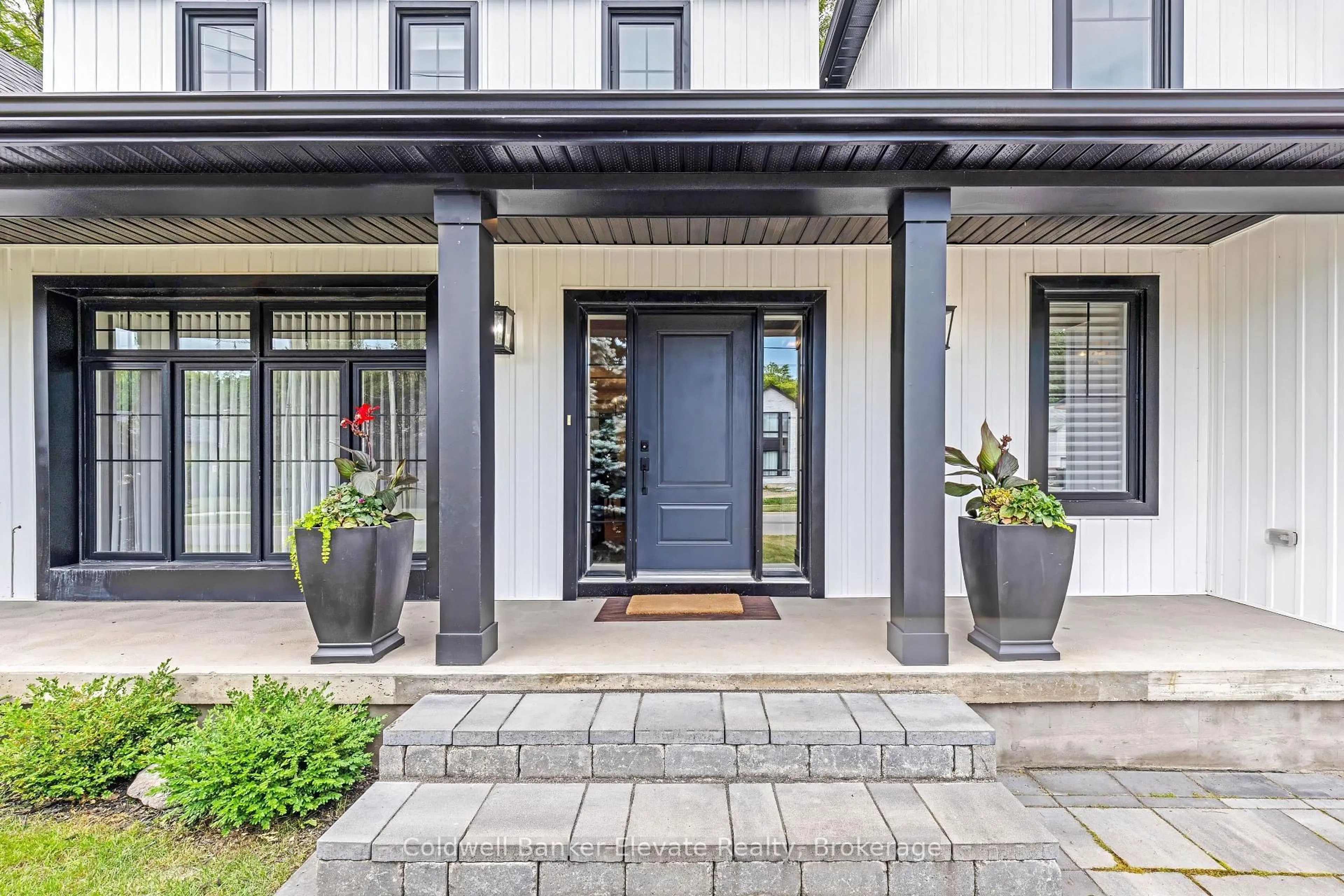Indoor entryway for 244 Bell St, Milton Ontario L9T 2A9