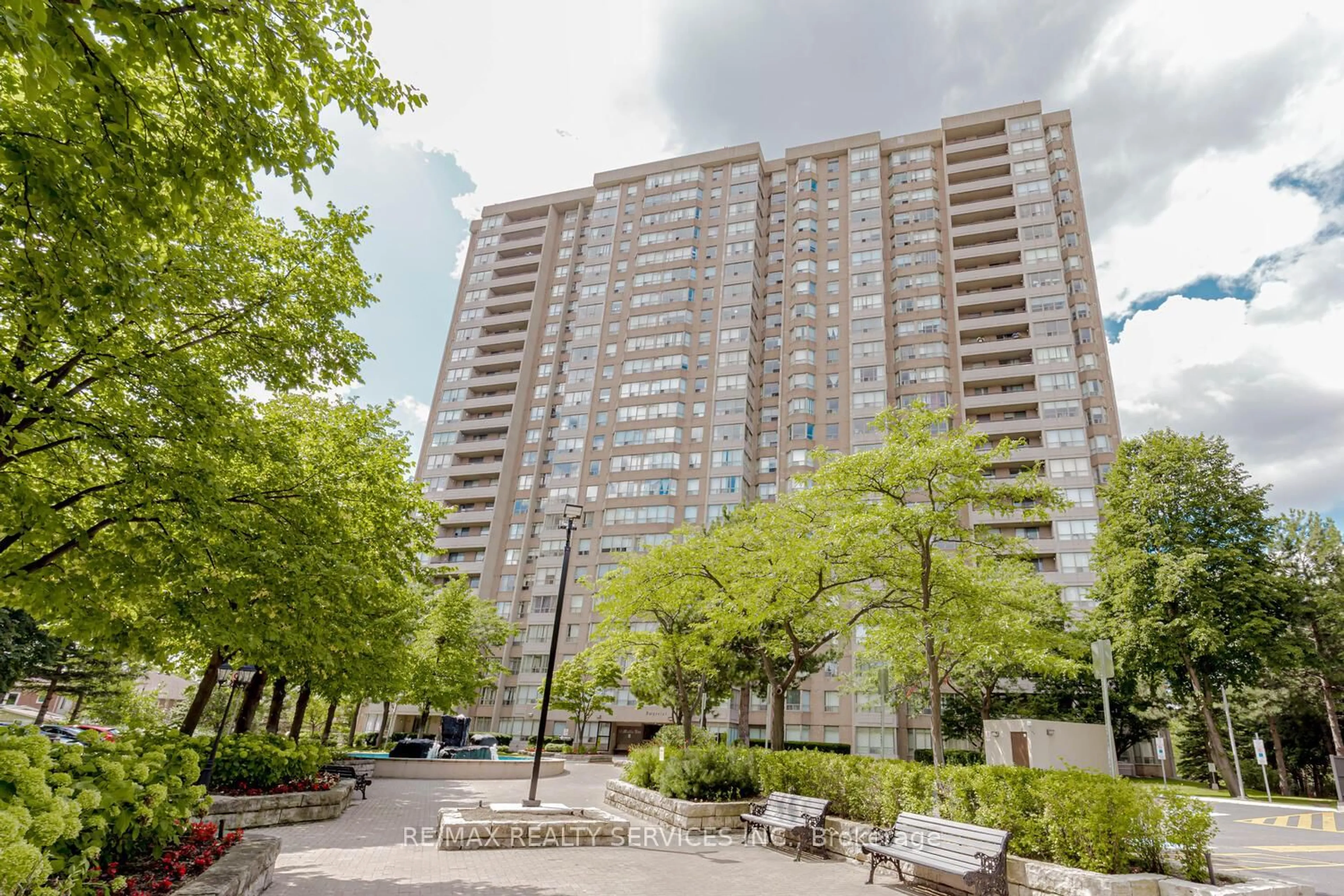 Patio, street for 30 Malta Ave #308, Brampton Ontario L6Y 4S5