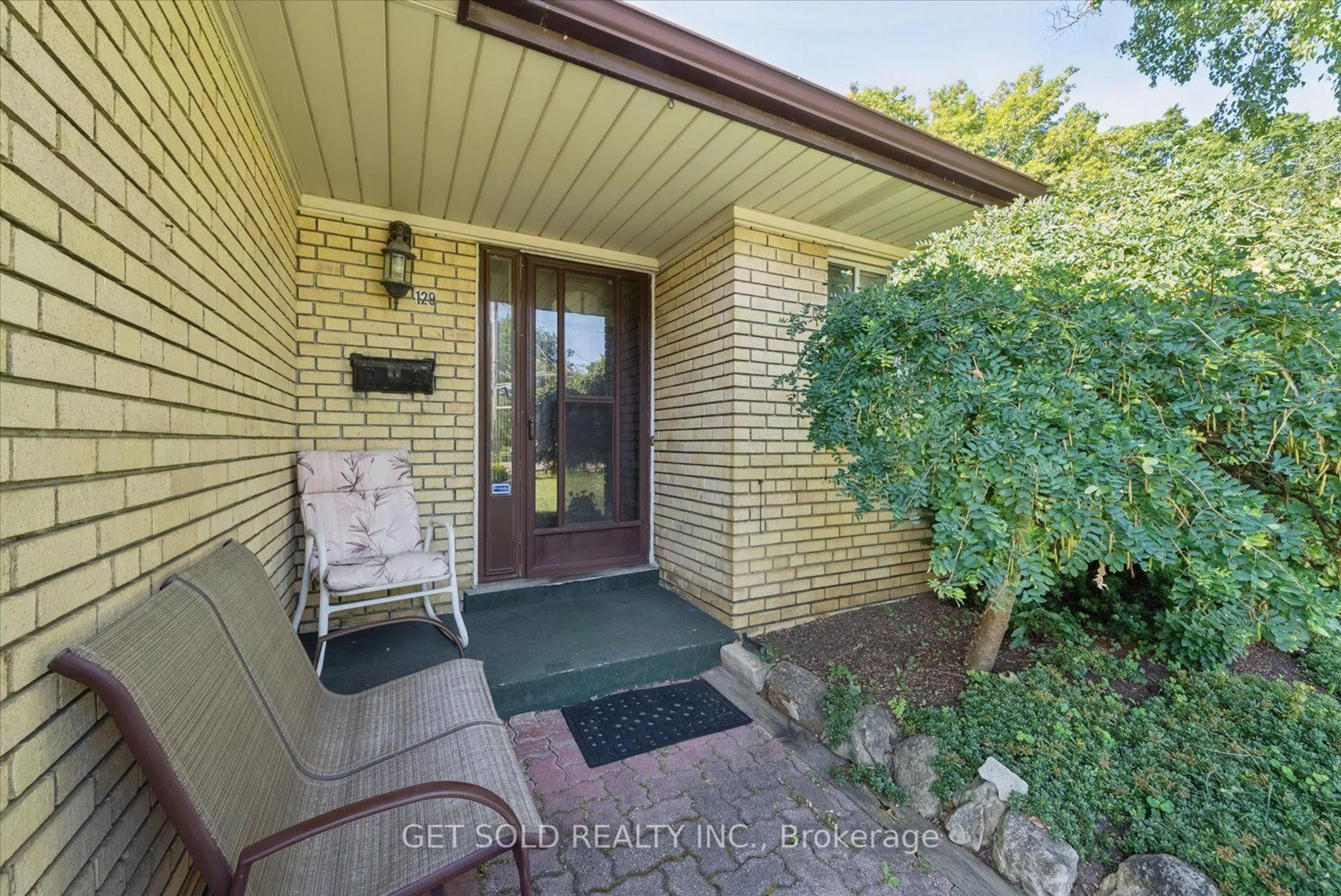 Indoor entryway for 129 Riverhead Dr, Toronto Ontario M9W 4H1