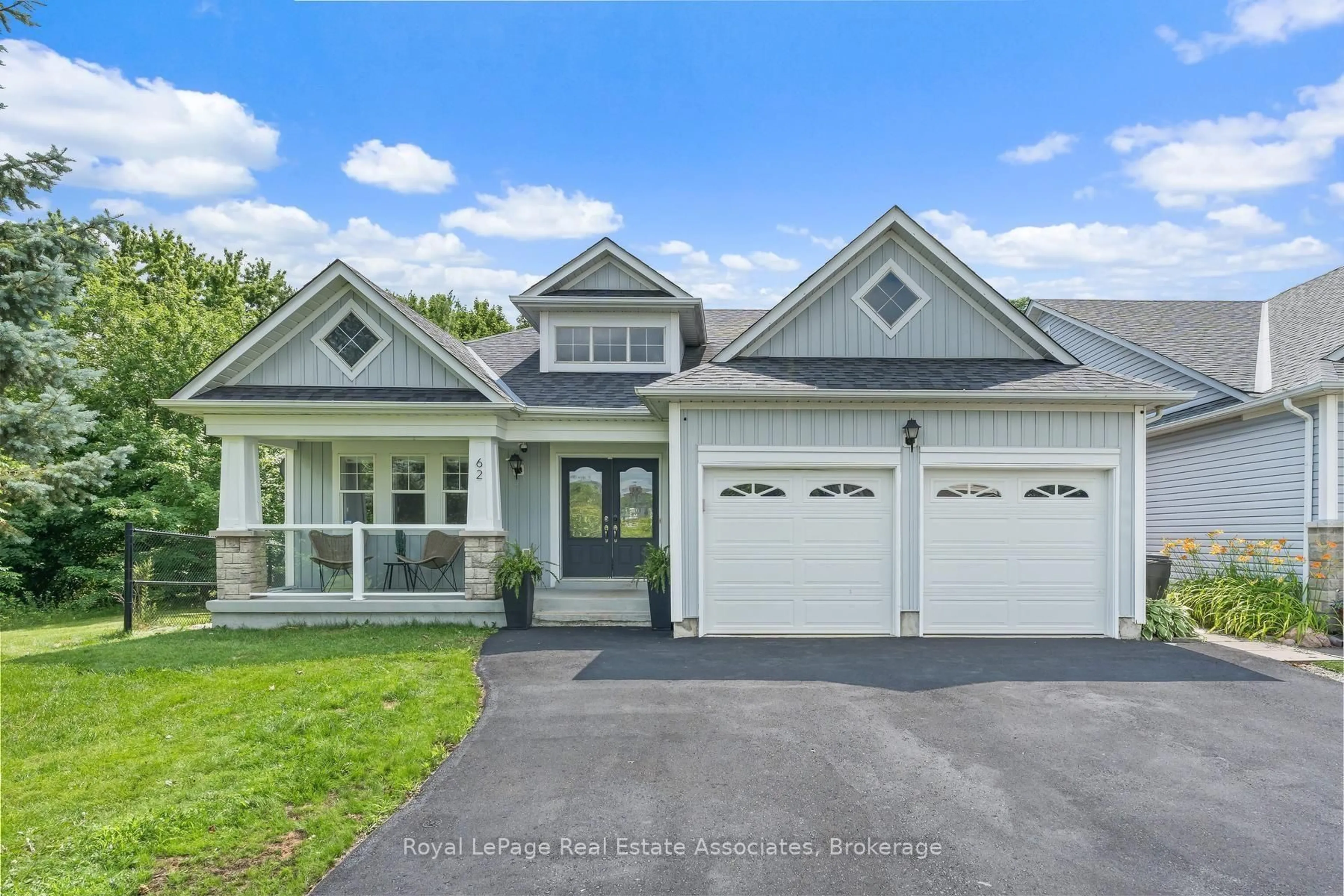 Home with vinyl exterior material, street for 62 Somerville Rd, Halton Hills Ontario L7J 2Z7