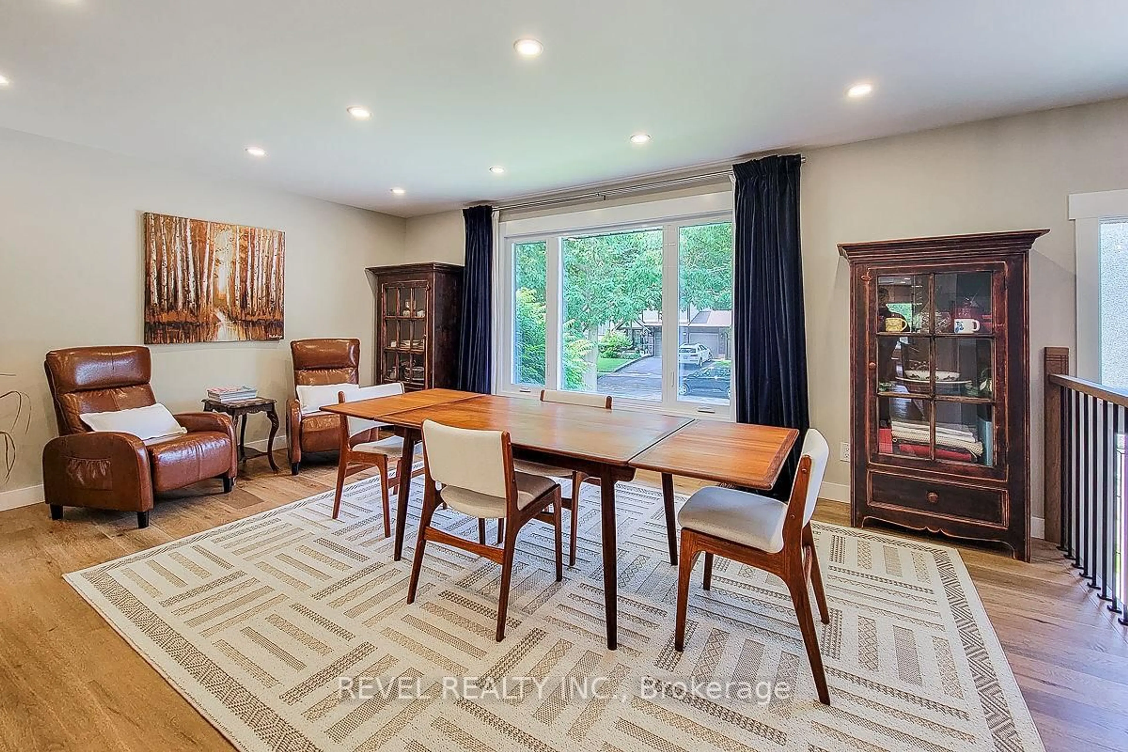 Dining room, unknown for 2128 Dunedin Rd, Oakville Ontario L6J 5V3