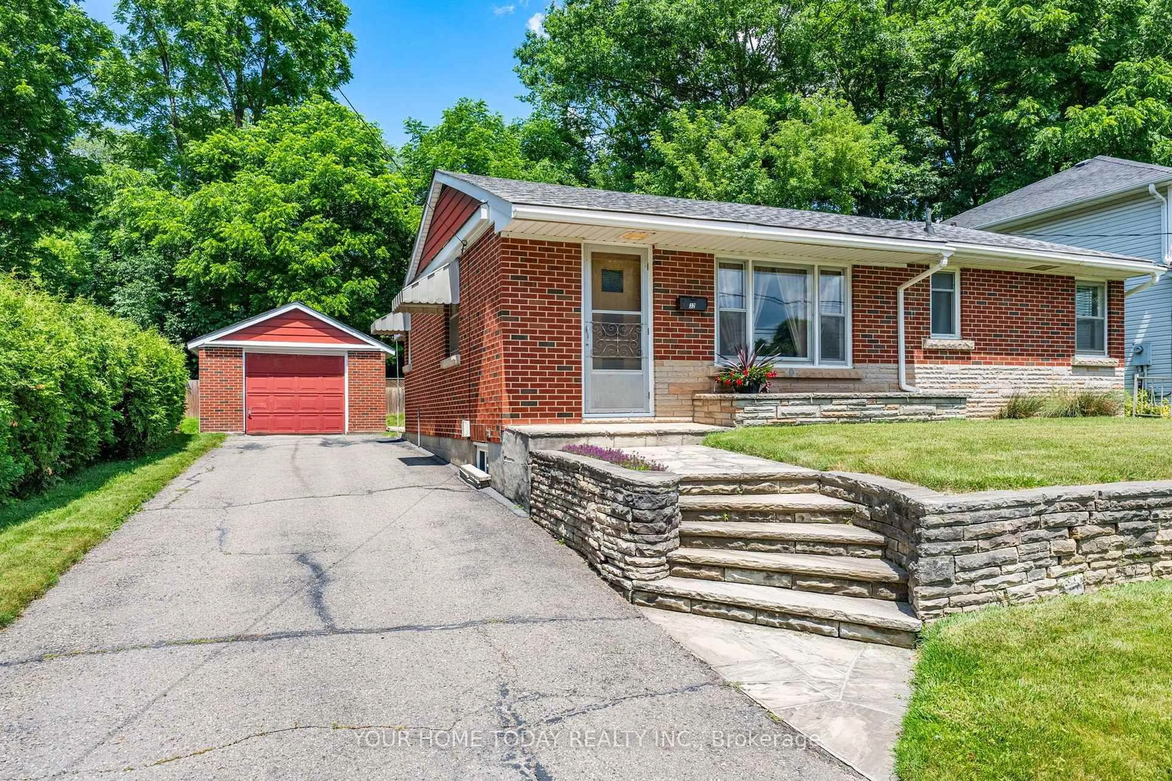 Home with brick exterior material, street for 32 Dayfoot Dr, Halton Hills Ontario L7G 2L1