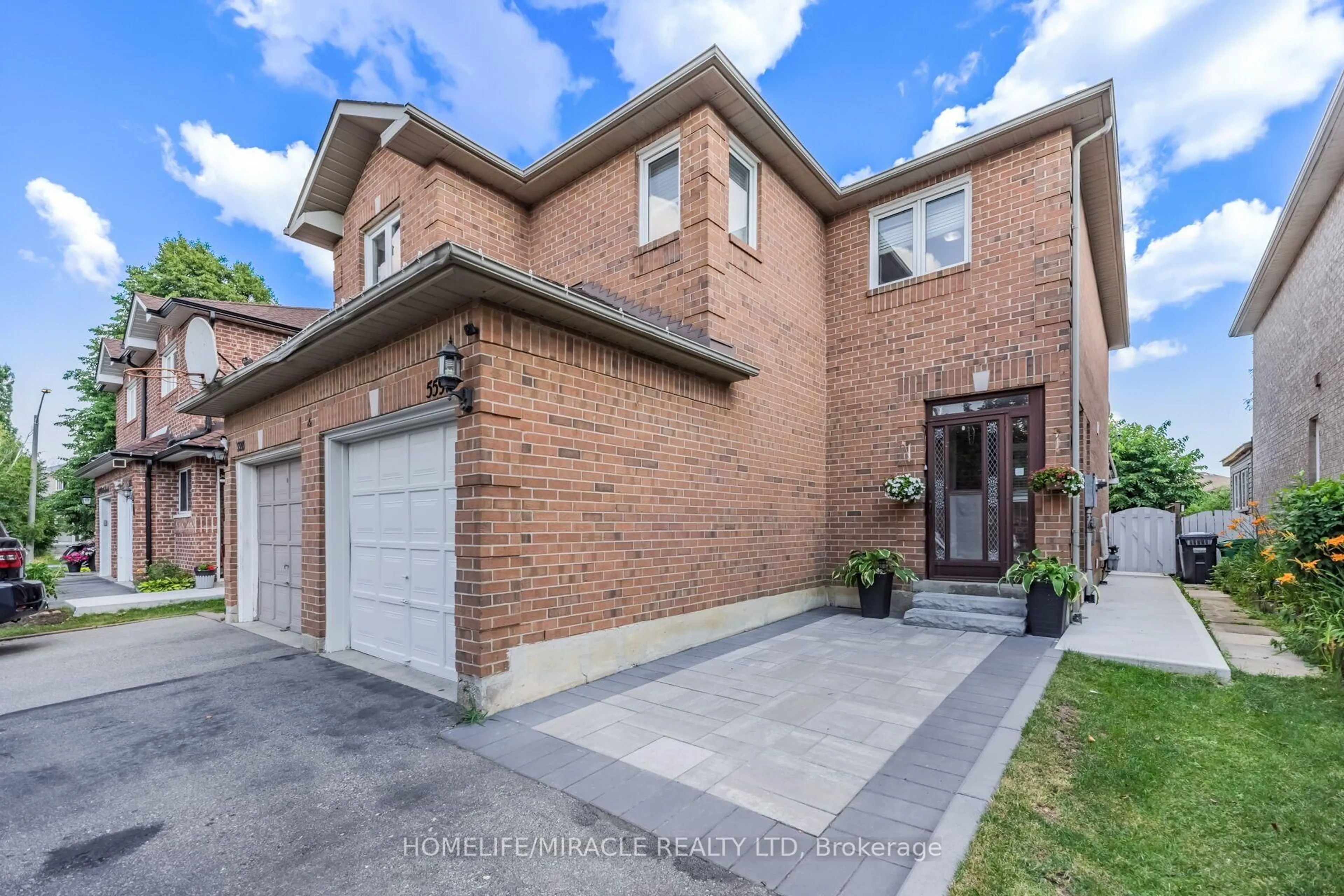 Home with brick exterior material, street for 5591 Whistler Cres, Mississauga Ontario L4Z 3R5