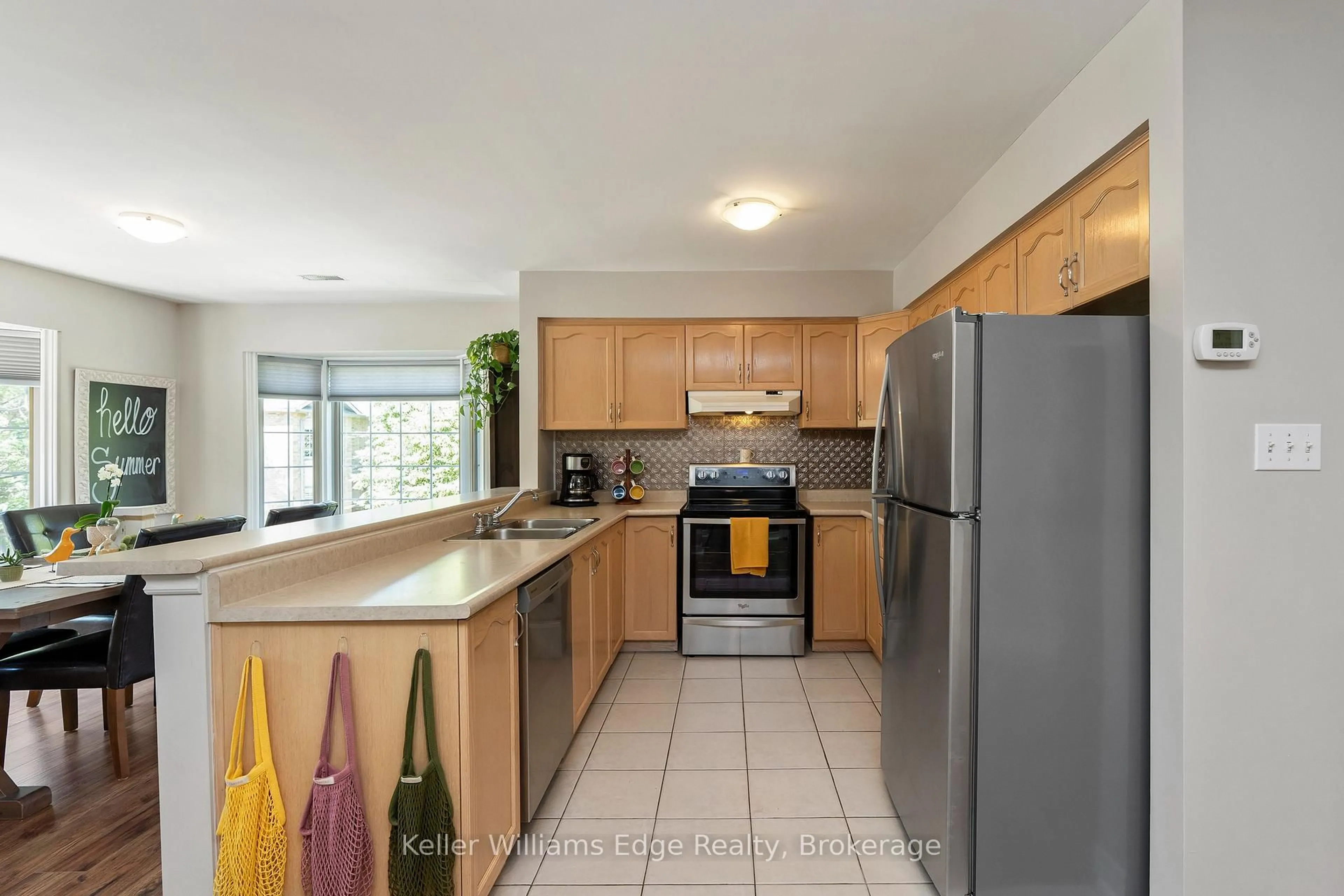 Standard kitchen, ceramic/tile floor for 705 Cumberland Ave #8, Burlington Ontario L7N 3W4