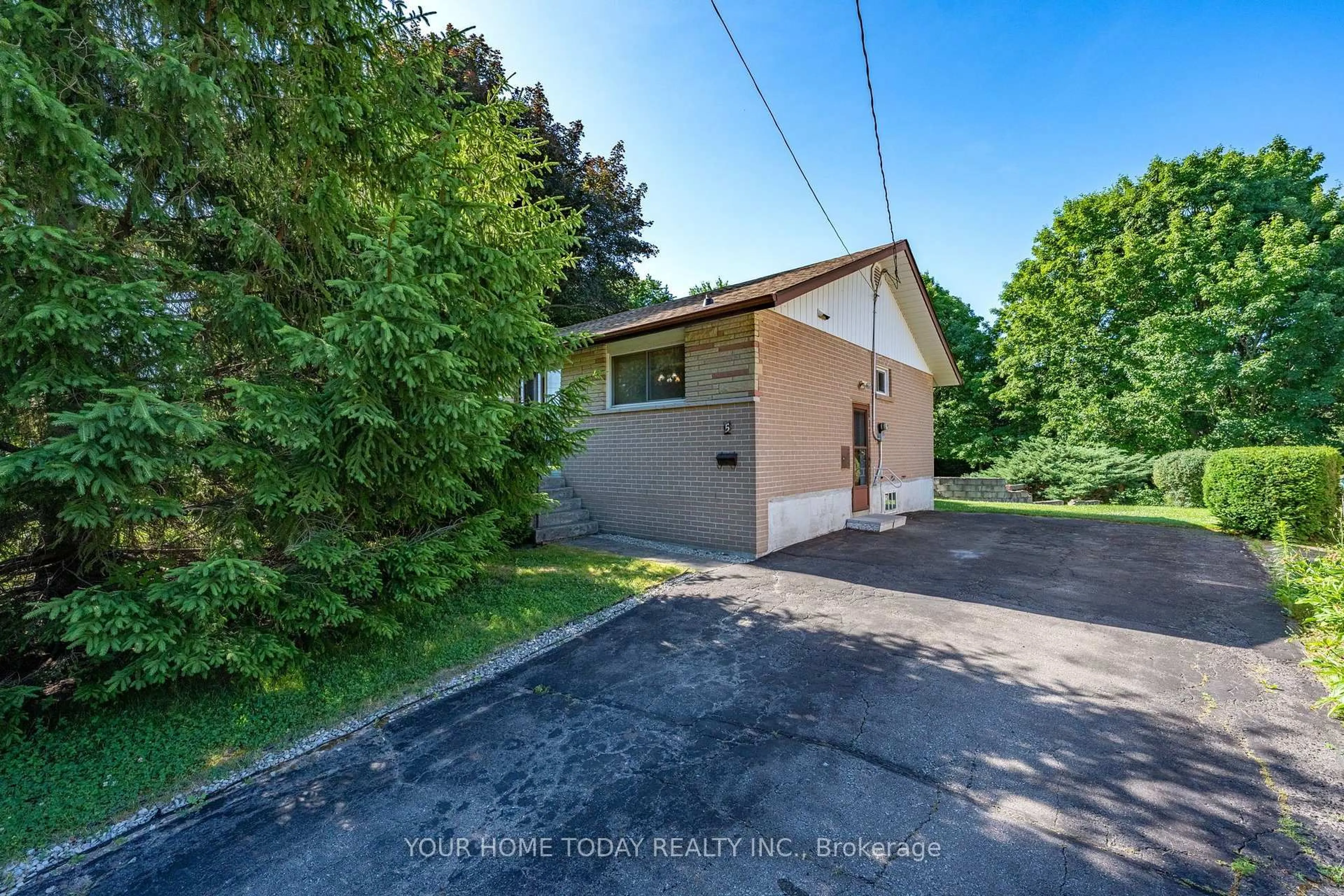 A pic from outside/outdoor area/front of a property/back of a property/a pic from drone, street for 5 Lane Crt, Halton Hills Ontario L7G 1S4
